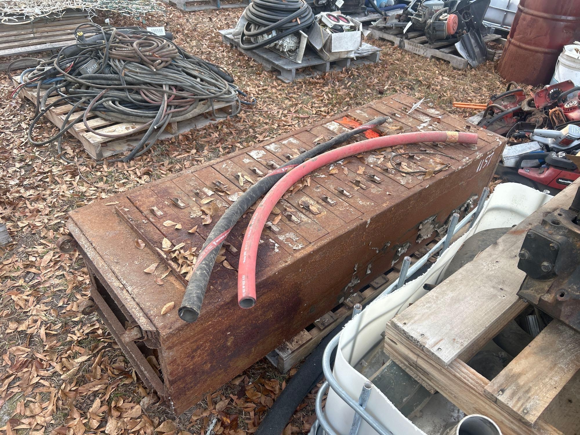 METAL STORAGE CABINET (A58374)