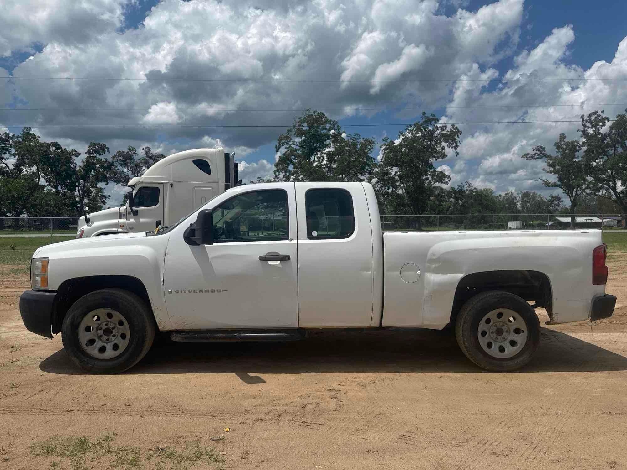 2008 CHEVROLET SILVERADO C150 EXTENDED CAB TRUCK (A51243)