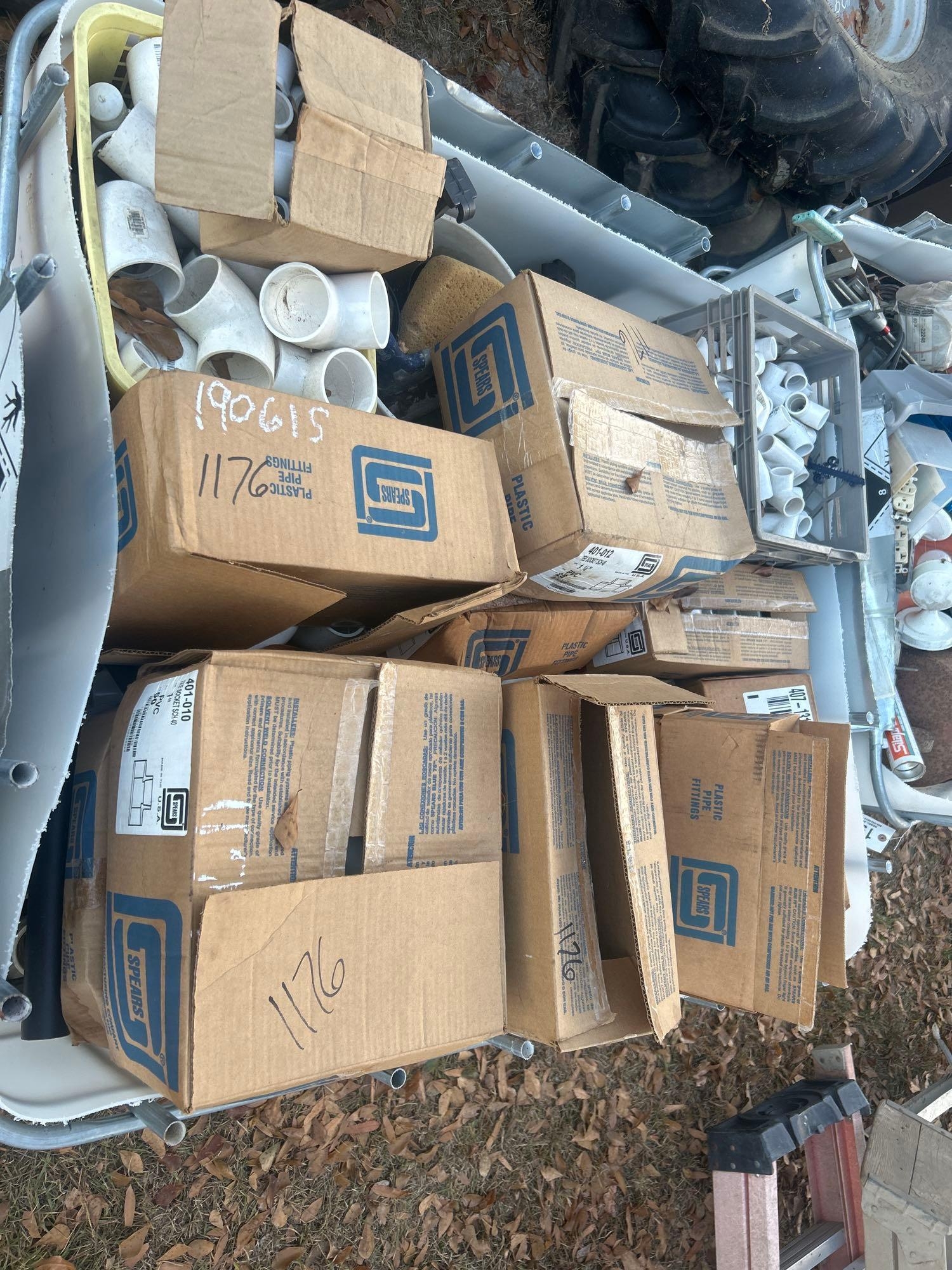 PALLET TOTE OF MISC PIPE FITTINGS (A58374)