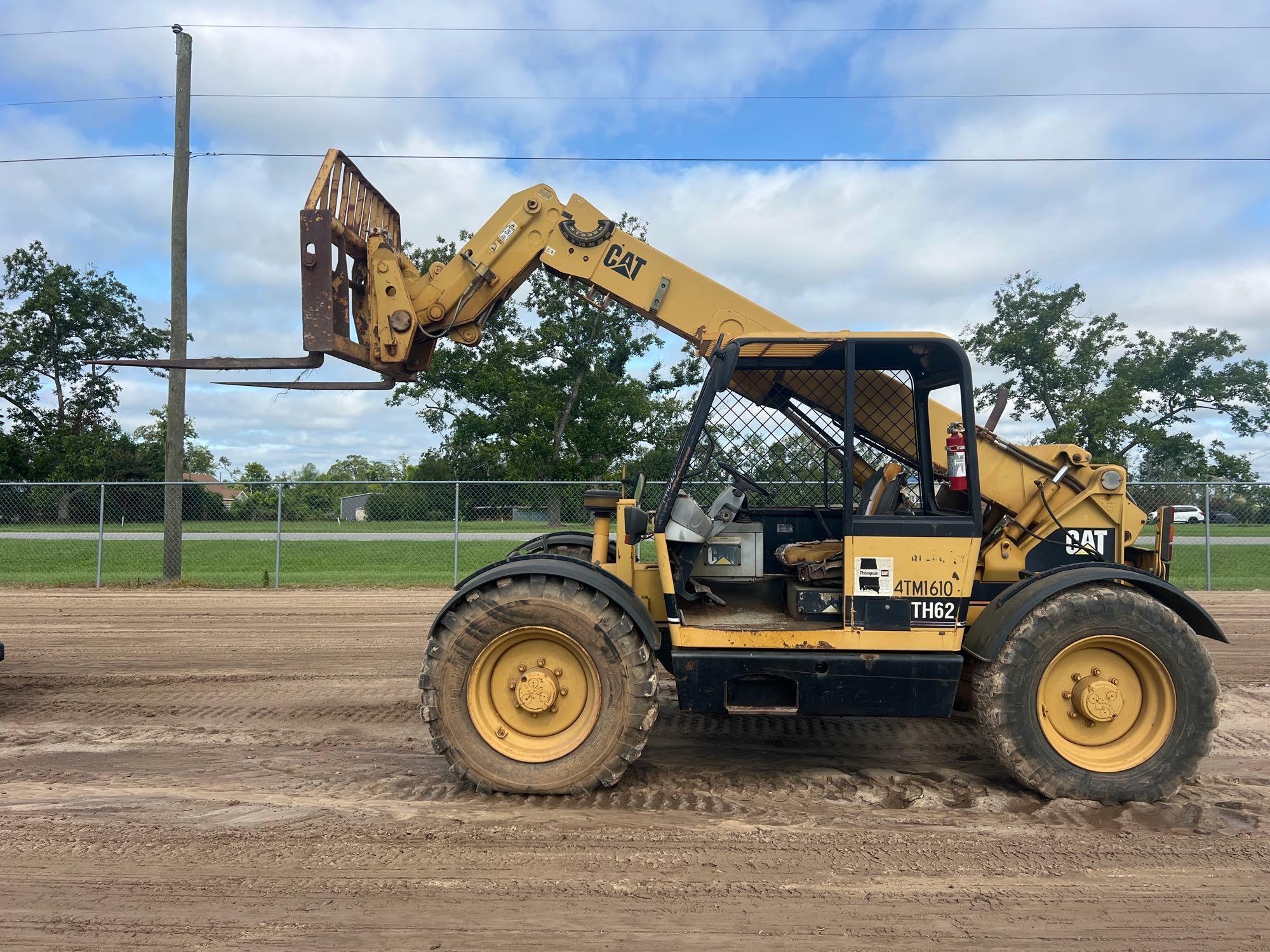 1998 CATERPILLAR TH62 TELESCOPIC FORKLIFT (A51242)