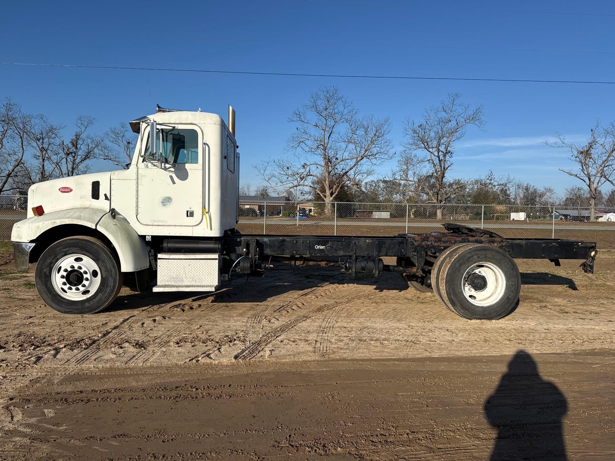 2004 PETERBILT 330 CAB & CHASSIS TRUCK (A58375)