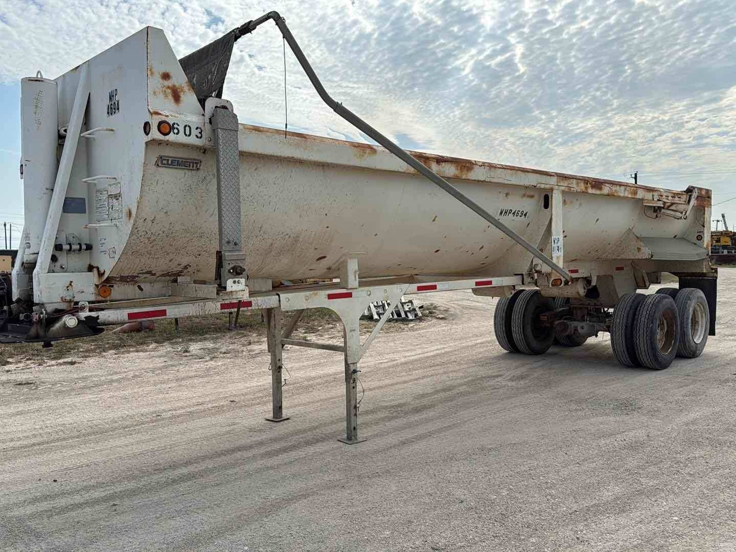 2001 CLEMENT INDUSTRIES END DUMP (A47001)