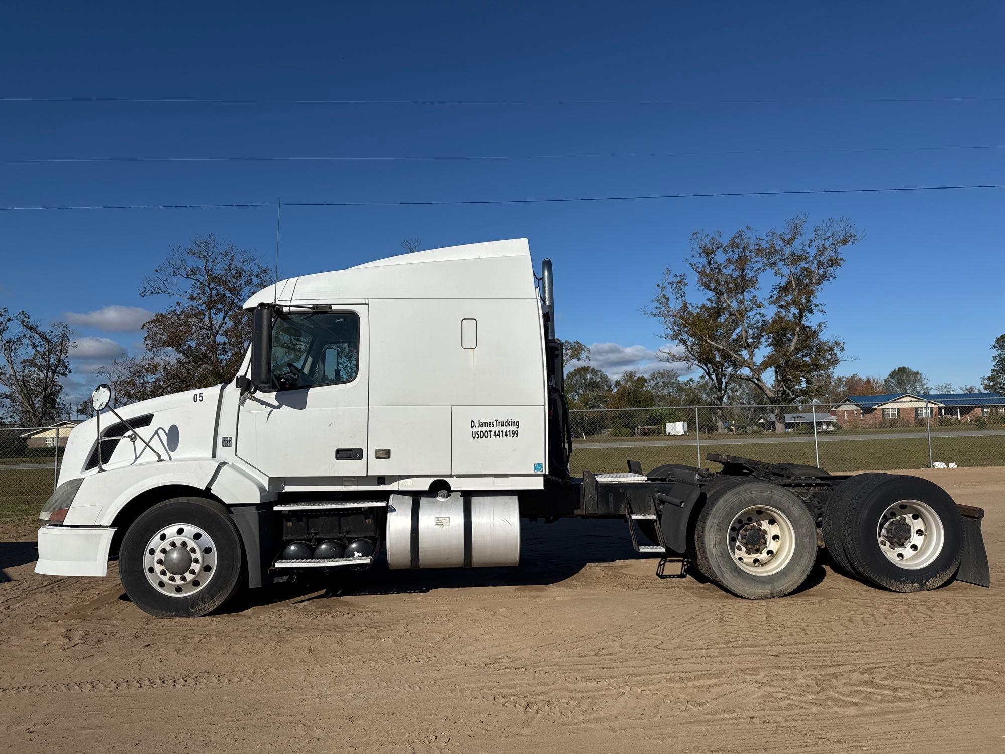 2010 VOLVO VN-VNL T/A ROAD TRACTOR (A57192)