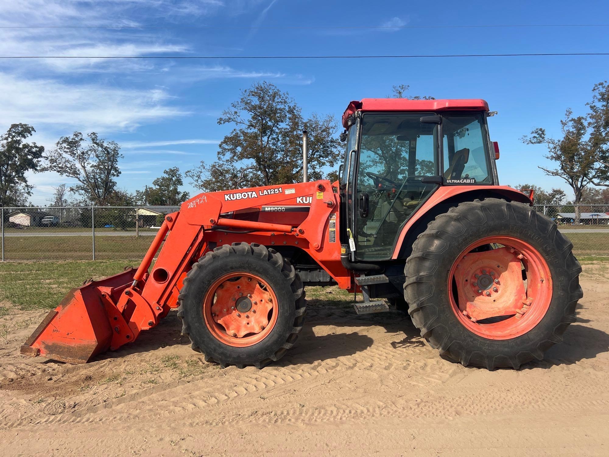 KUBOTA M9000 TRACTOR (A58375)