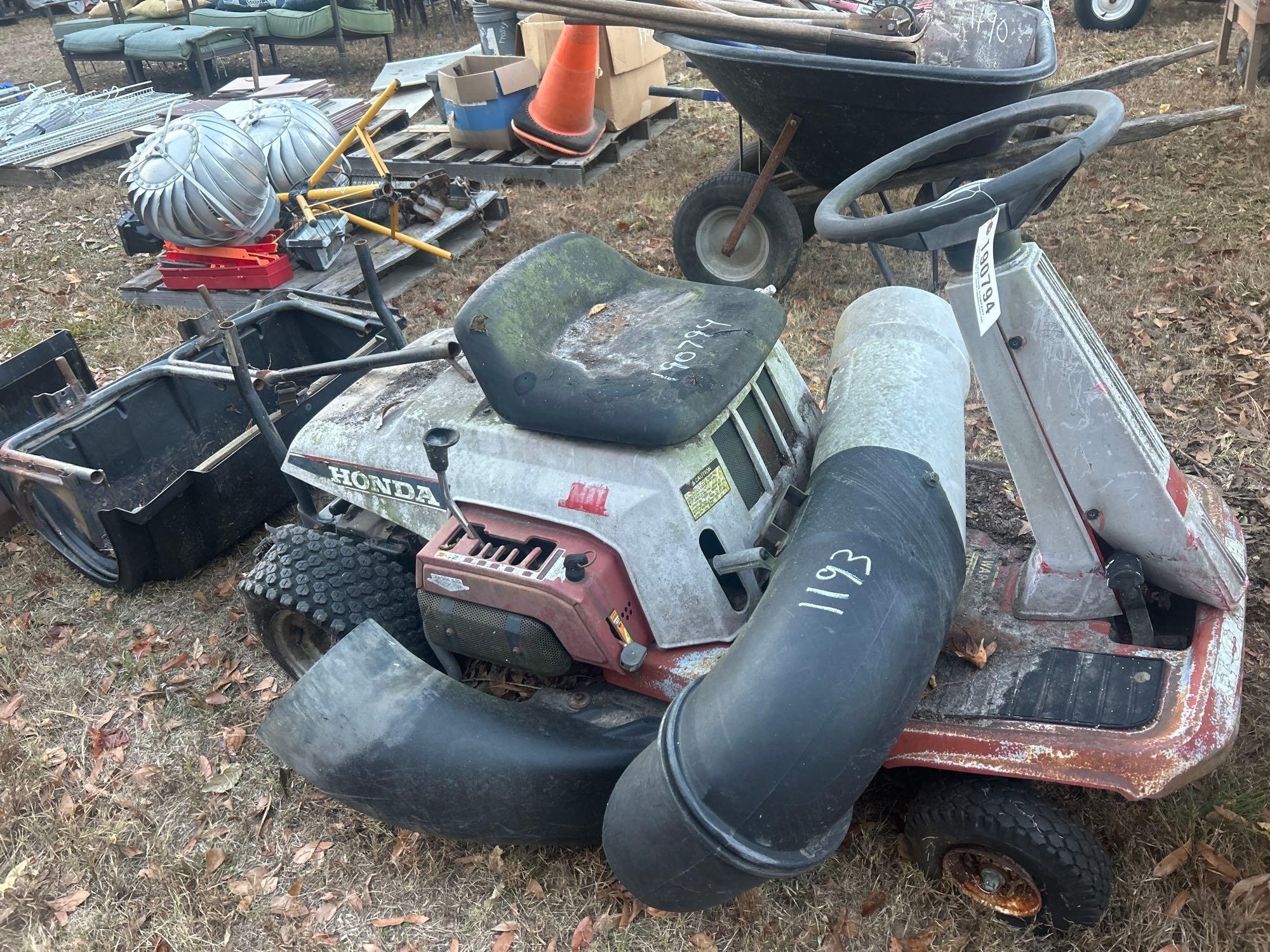(INOP) HONDA RIDING MOWER (A58374)