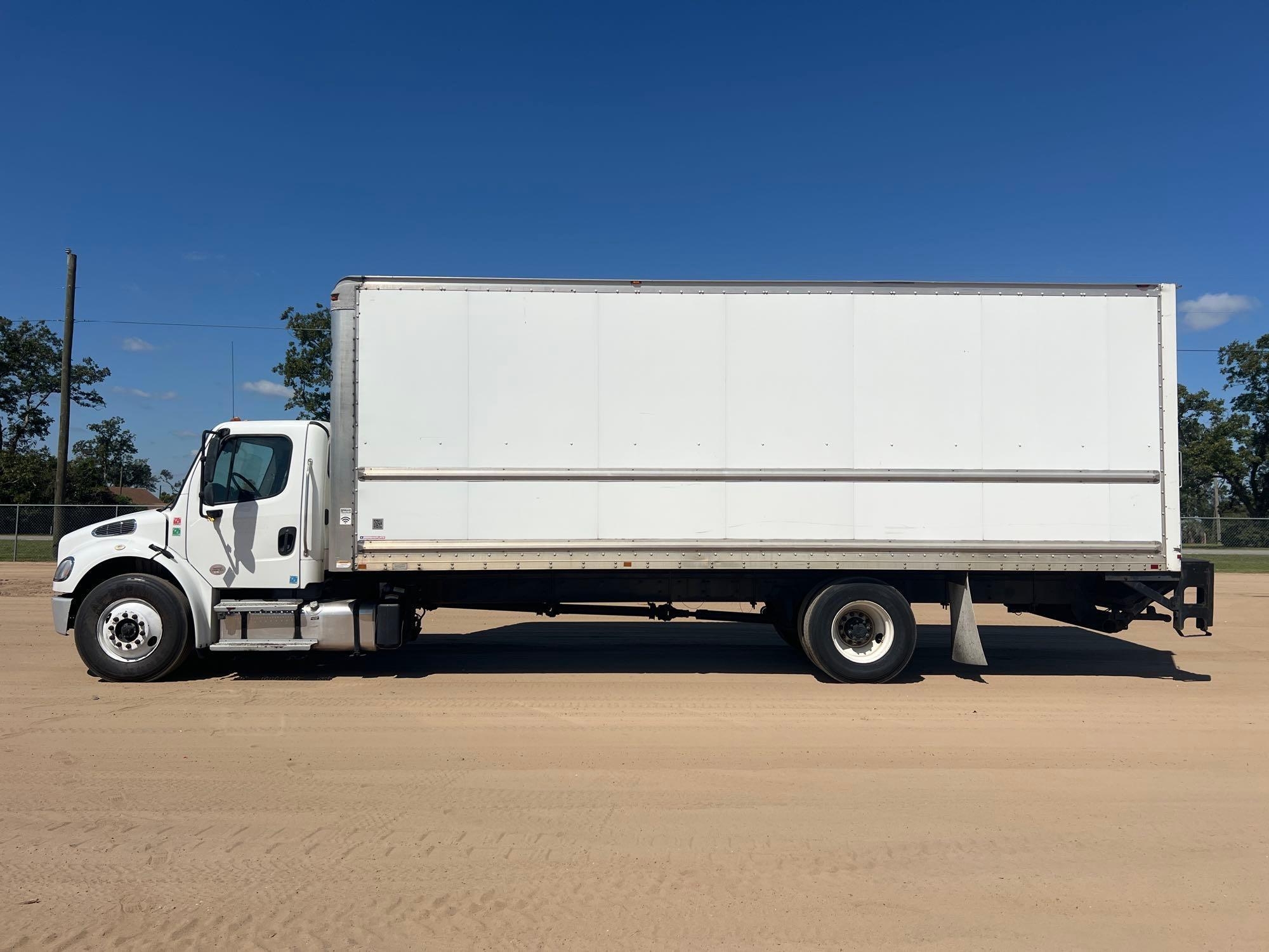 2020 FREIGHTLINER 26' BOX TRUCK (A51247)