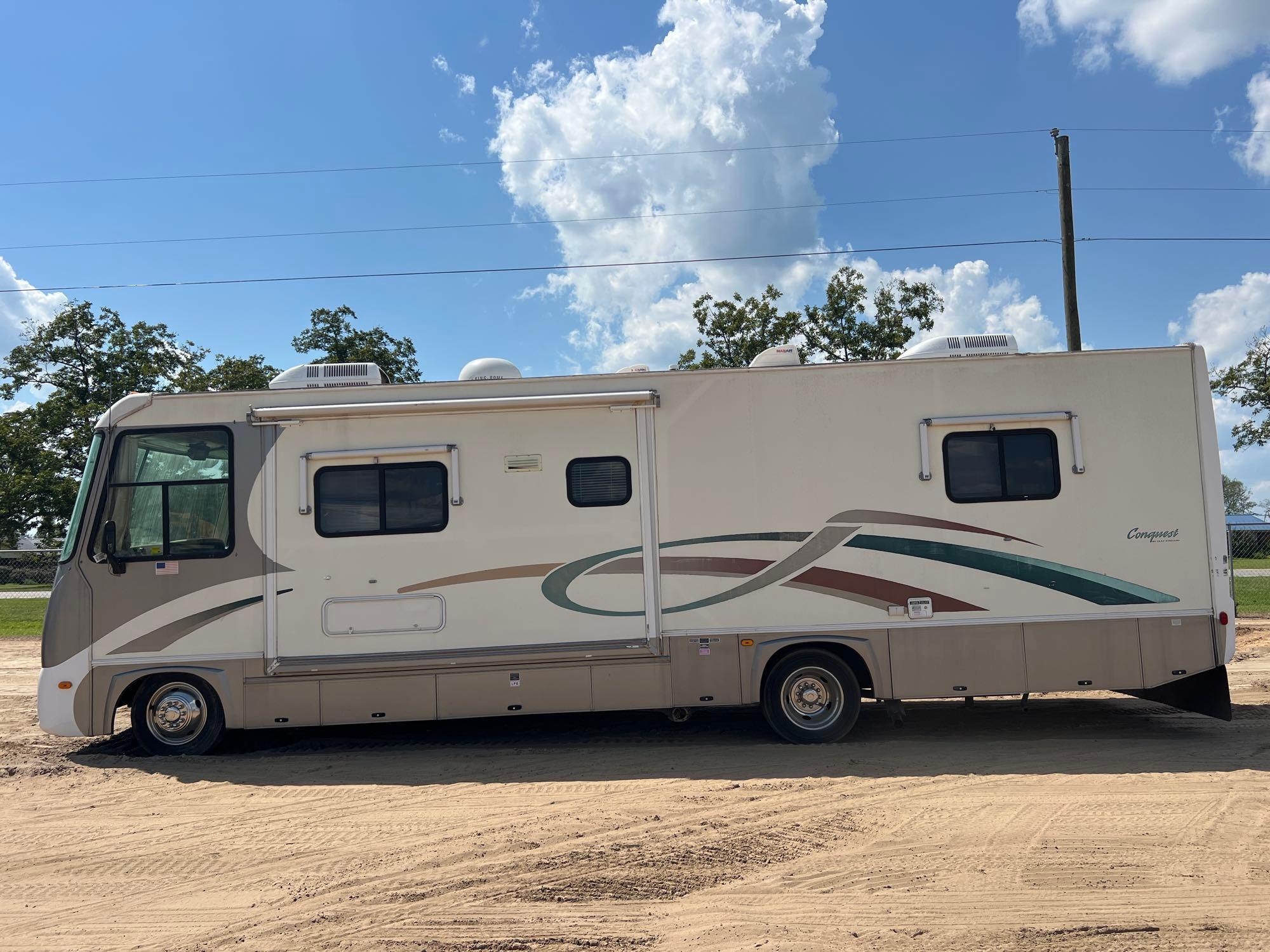 2001 GULF STREAM CONQUEST (A51247)
