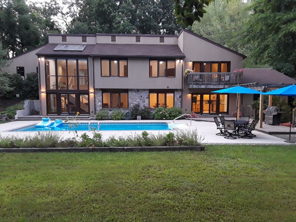 120 Larrison House 7.jpeg