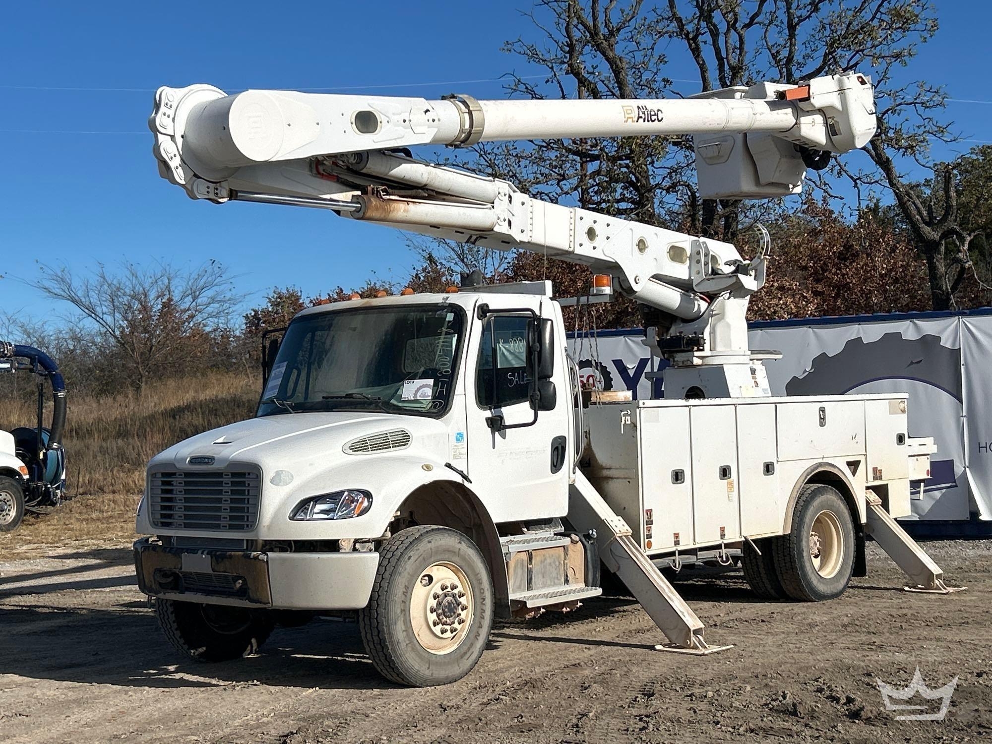 2018 Freightliner M2 106 AWD Altec AA55 56ft. Insulated Material Handling Bucket Truck (A55973)