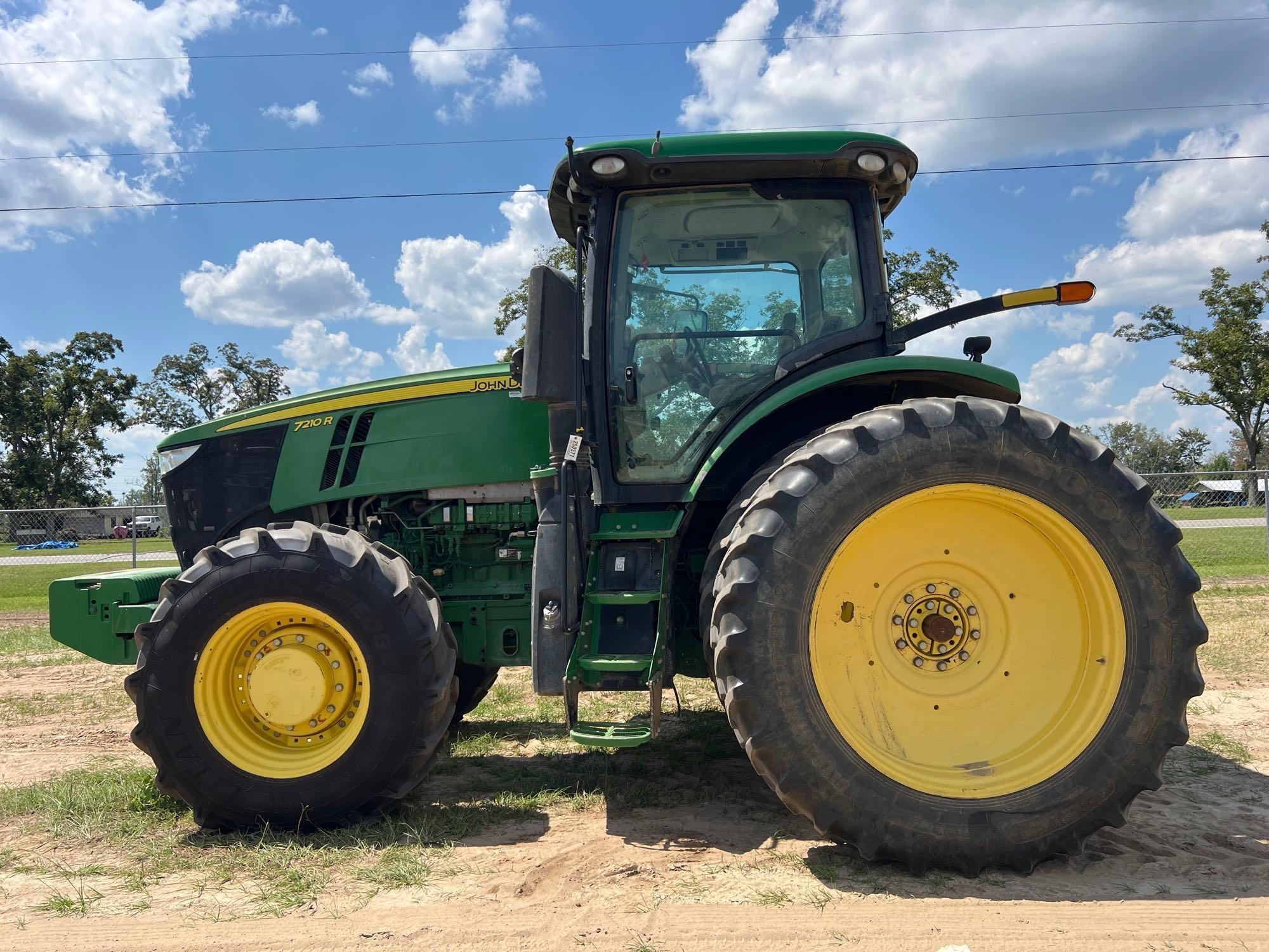 JOHN DEERE 7210R TRACTOR (A51247)