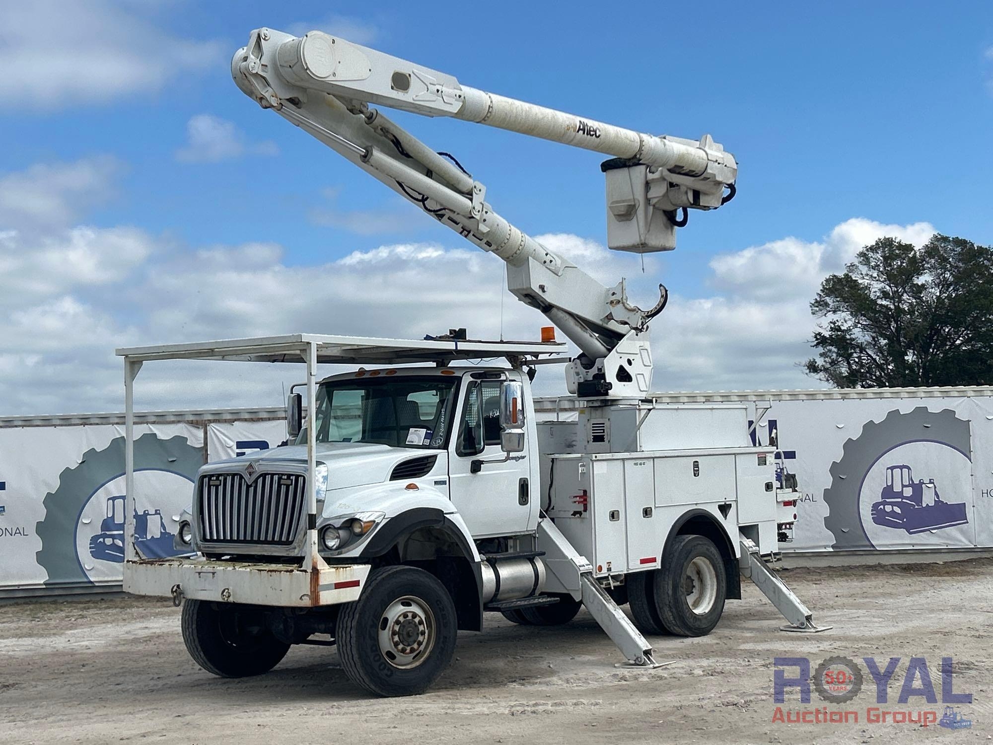 2013 International WorkStar 7400 4x4 Altec Bucket Truck (A55852)