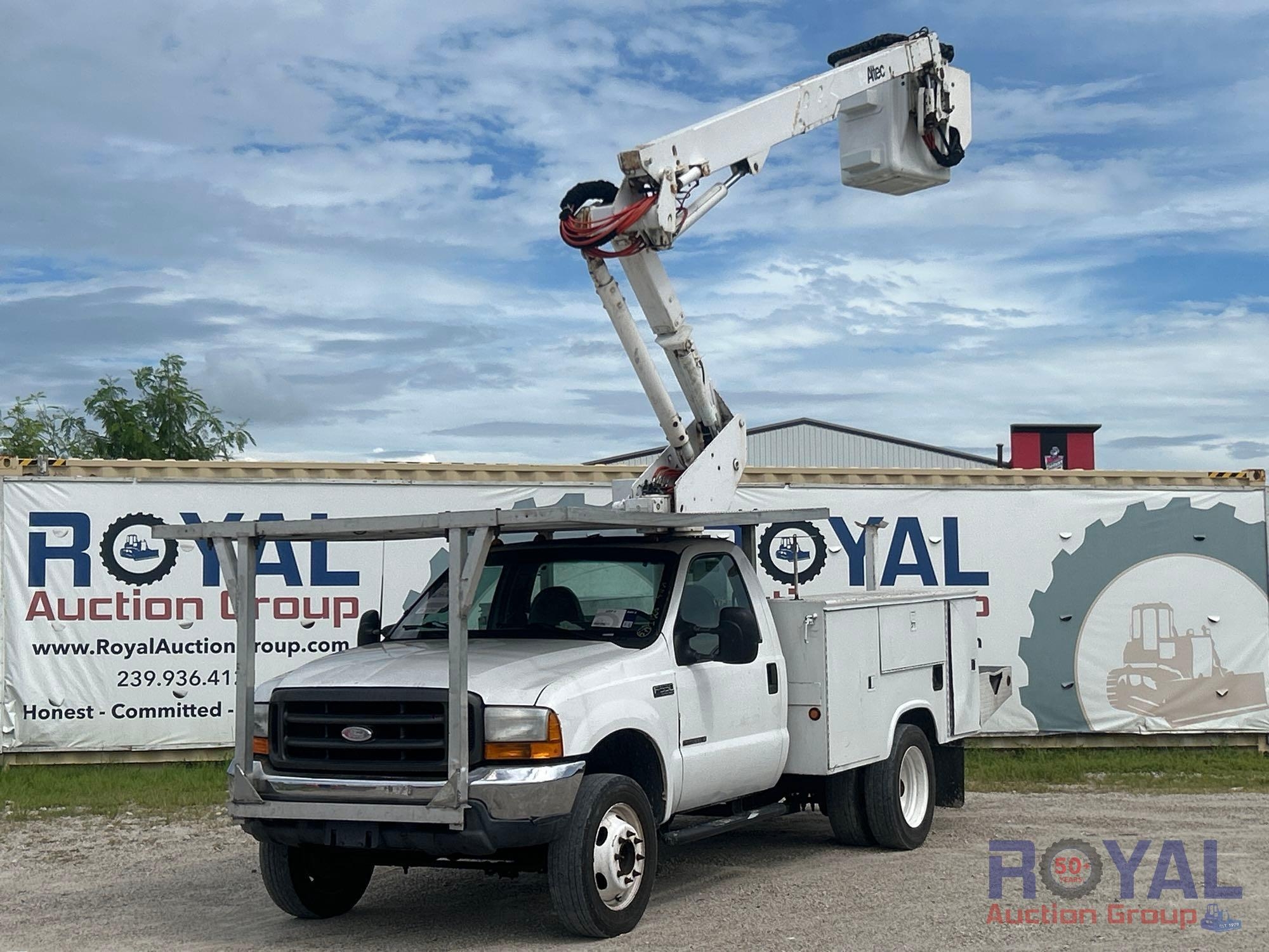 2000 Ford F-550 Altec AT35-G 35ft Bucket Truck (A53422)