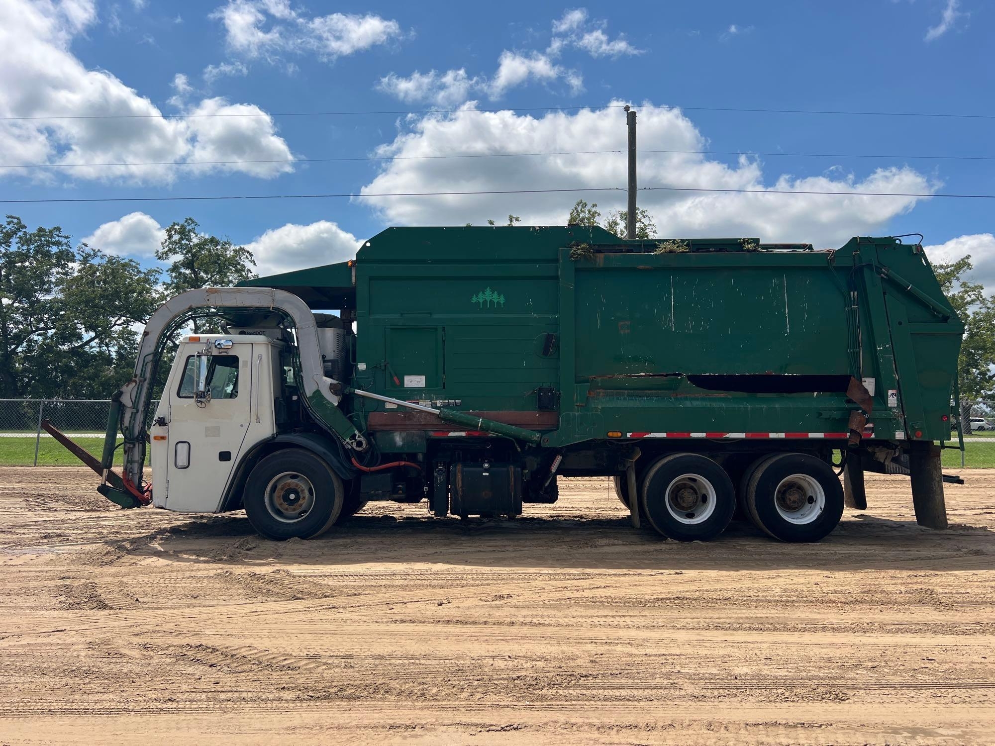 2014 MACK ELITE LEU613 GARBAGE TRUCK (A51243)