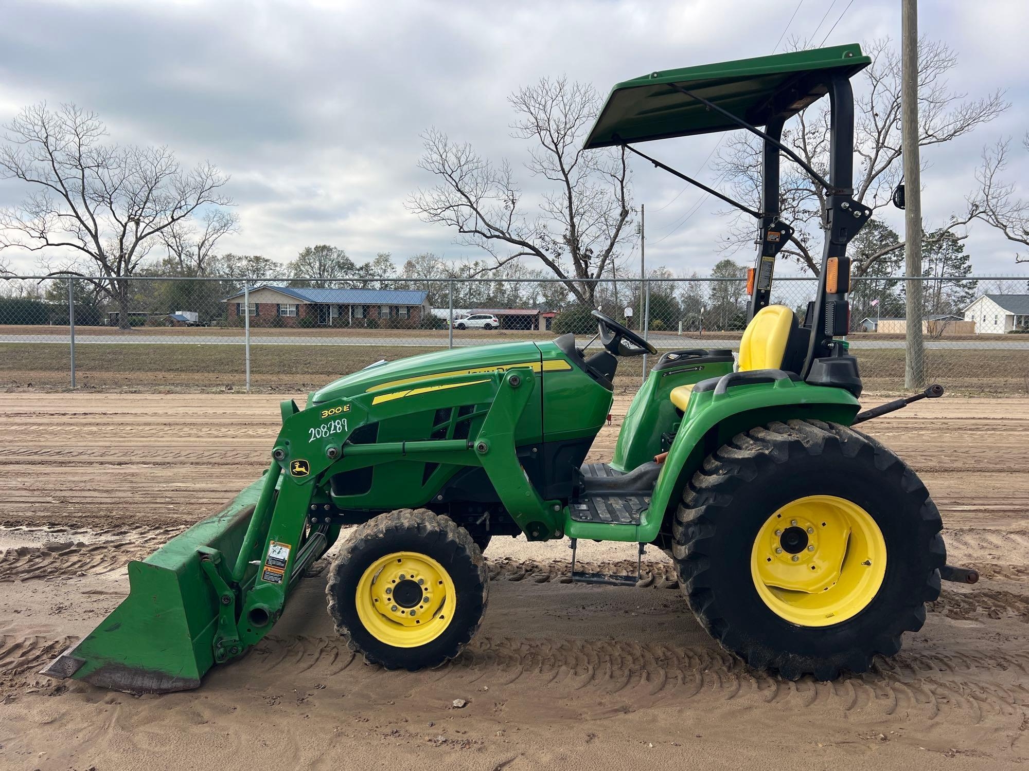 JOHN DEERE 3038E TRACTOR (A58375)