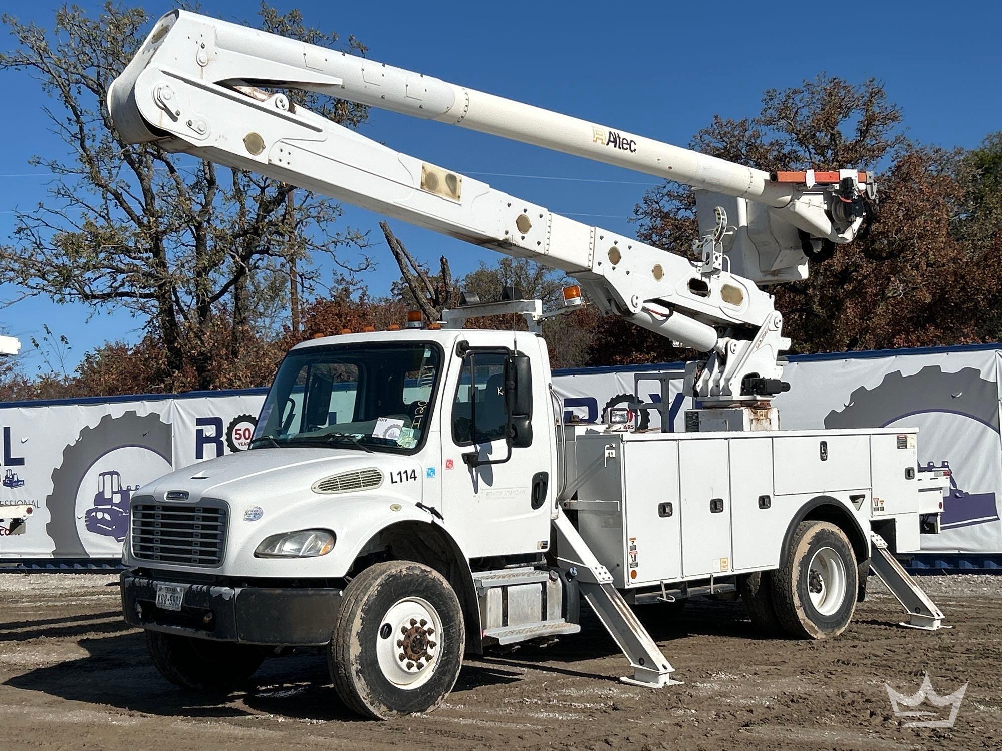 2019 Freightliner M2 106 AWD Altec AA55 56ft. Insulated Material Handling Bucket Truck (A55973)