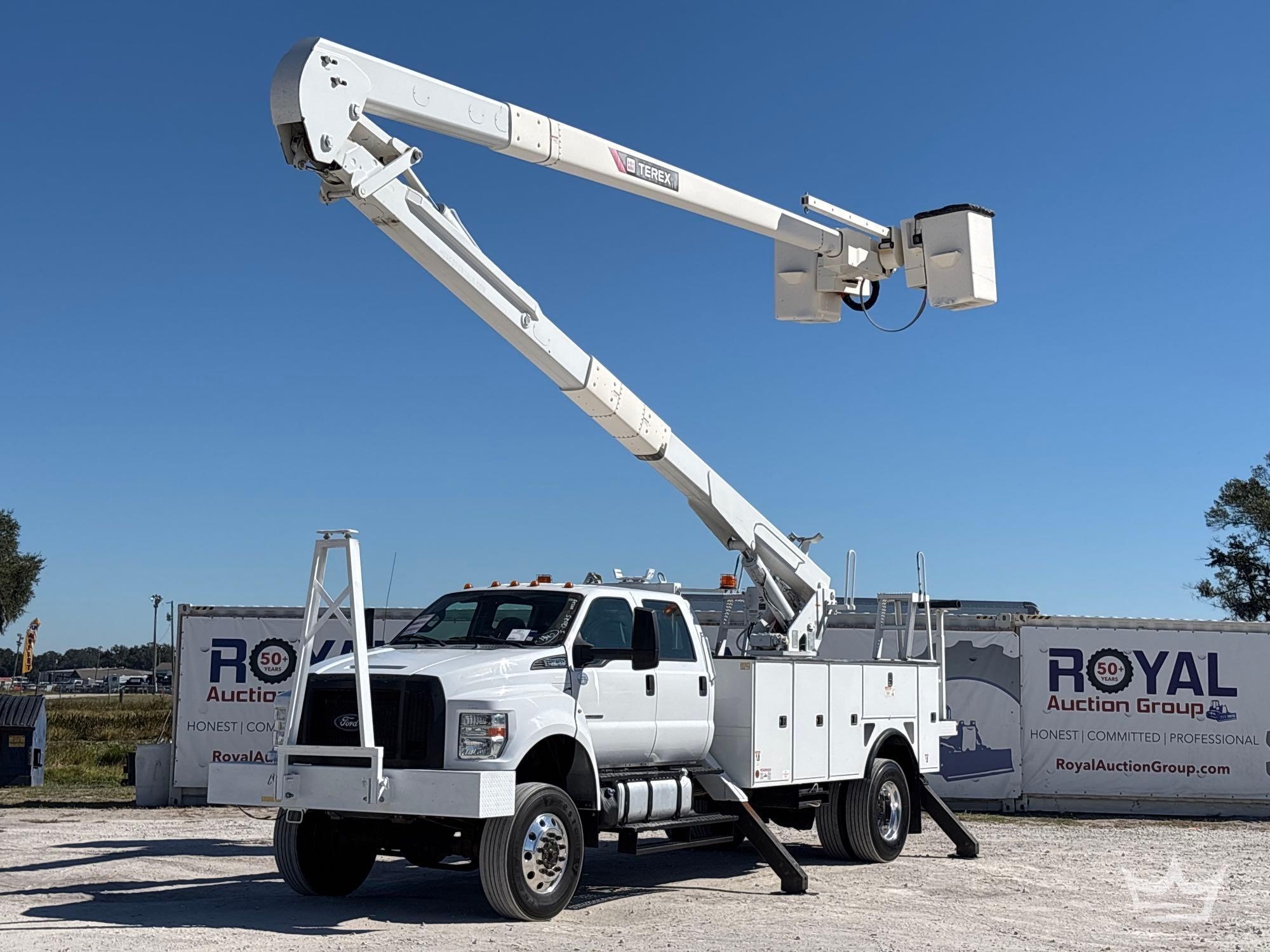2017 Ford F-750 Crew Cab Terex Hi-Ranger 6TC65 65ft Insulated Bucket Truck (A55852)