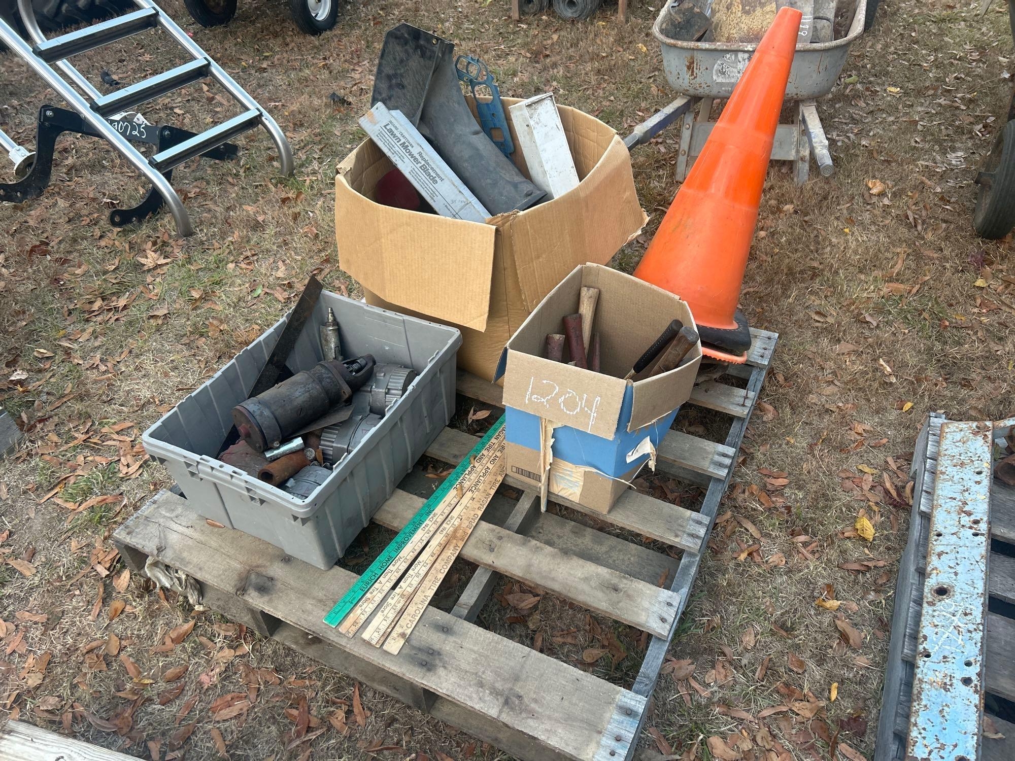 PALLET OF MISC PARTS (A58374)