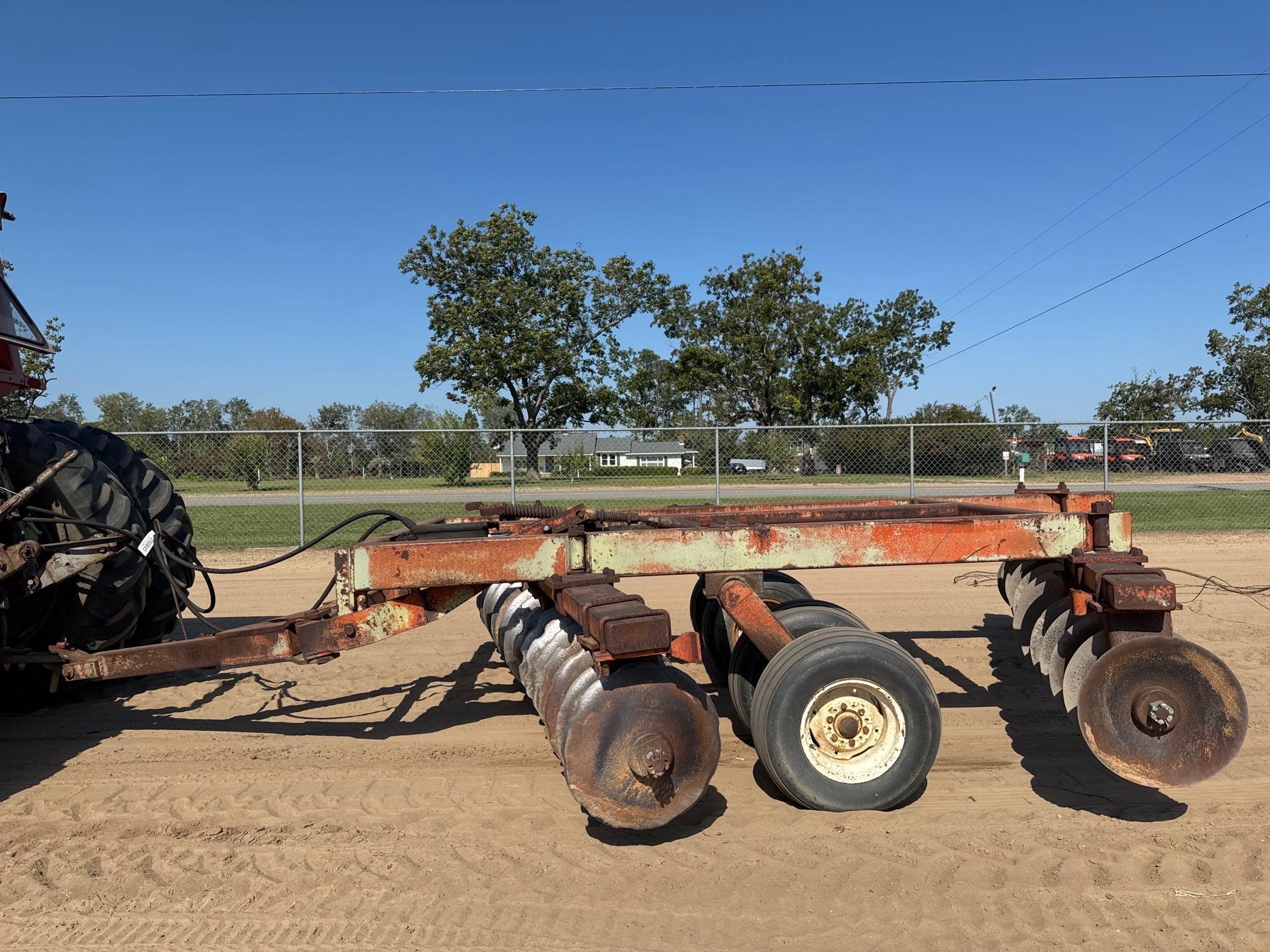 HUTCH MASTER 12' OFF SET DISC HARROW (A51247)