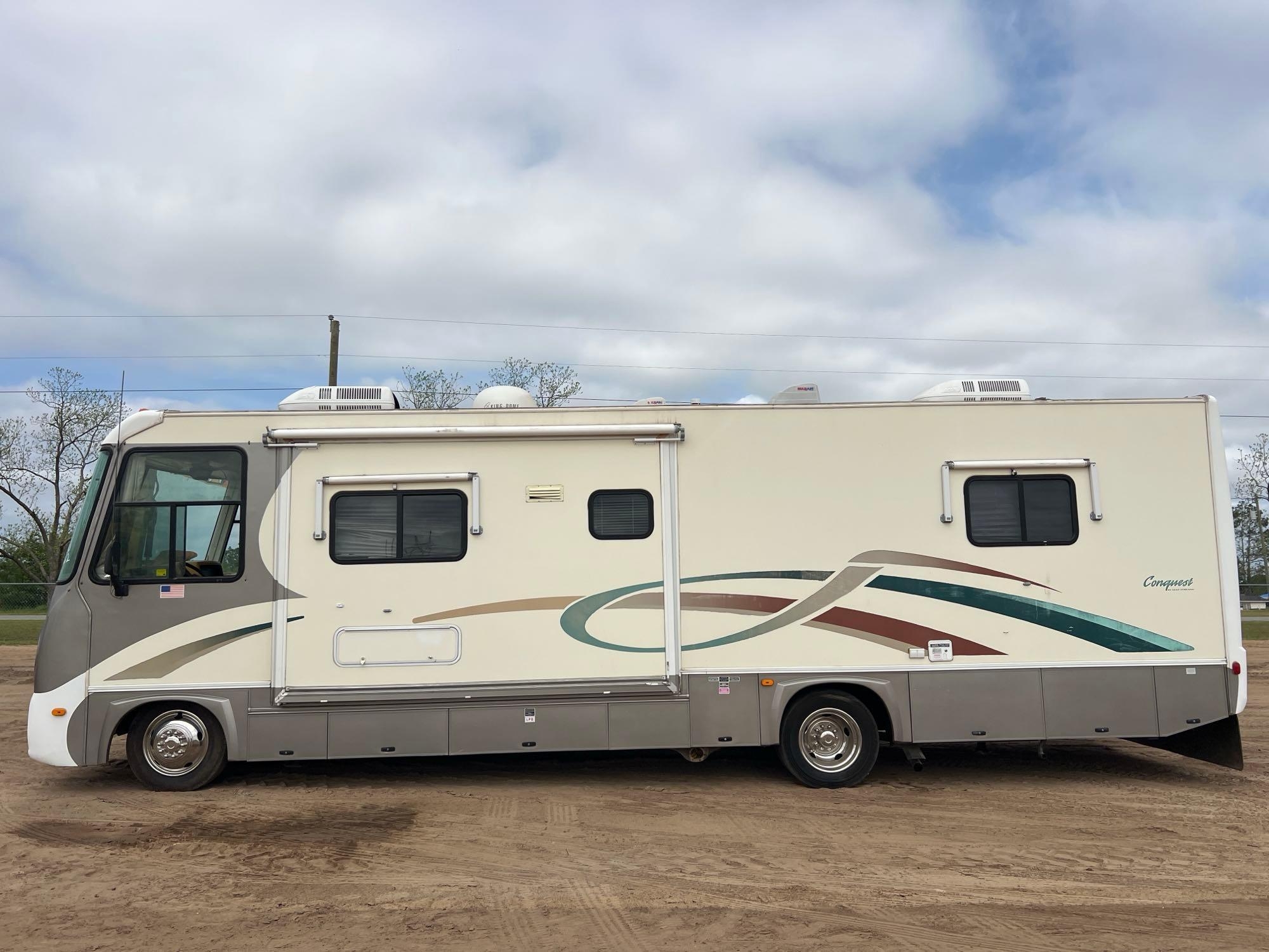 2001 GULF STREAM CONQUEST (A51243)