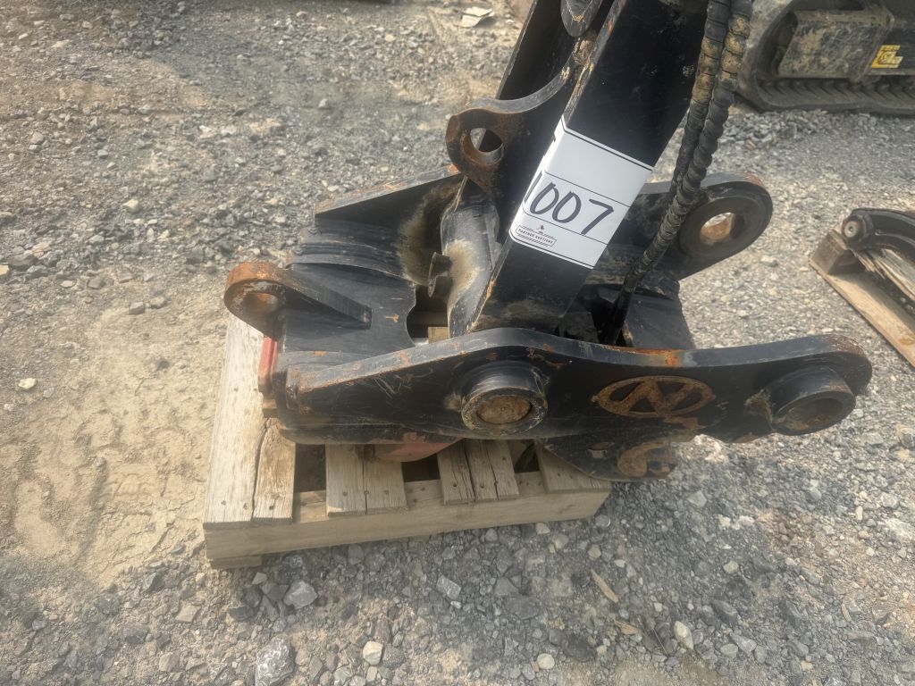 Hydraulic Coupler 80 mm Pins (A52384)