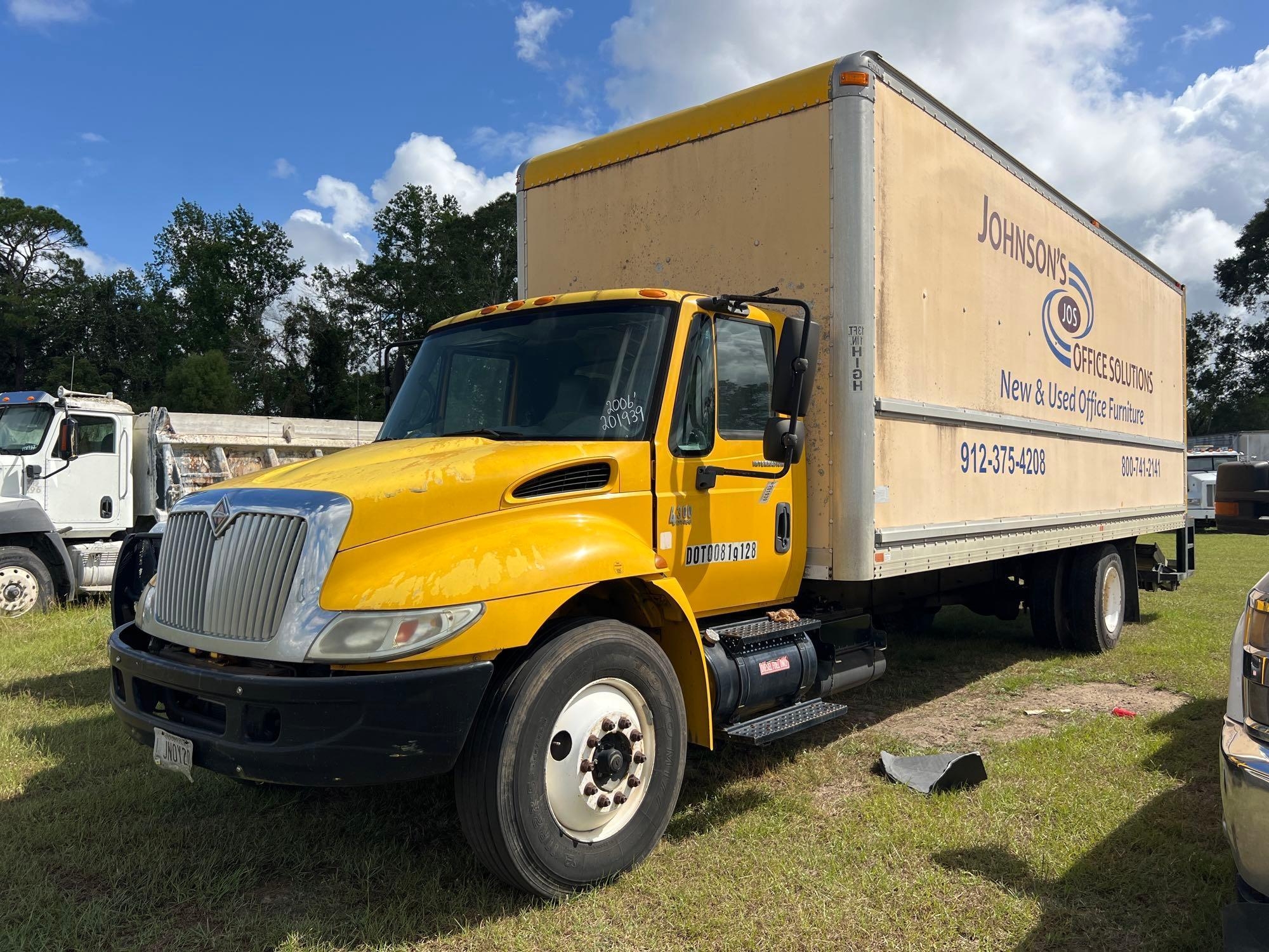 (INOP) 2006 INTERNATIONAL 4300 SBA 4X2 26' BOX TRK (A57192)