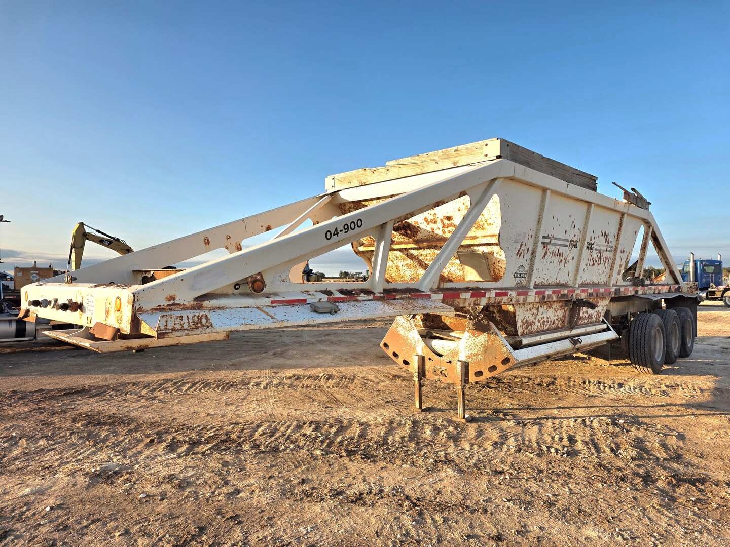 2003 TRAIL KING TRI-AXLE BELLY DUMP TRAILER (A58214)