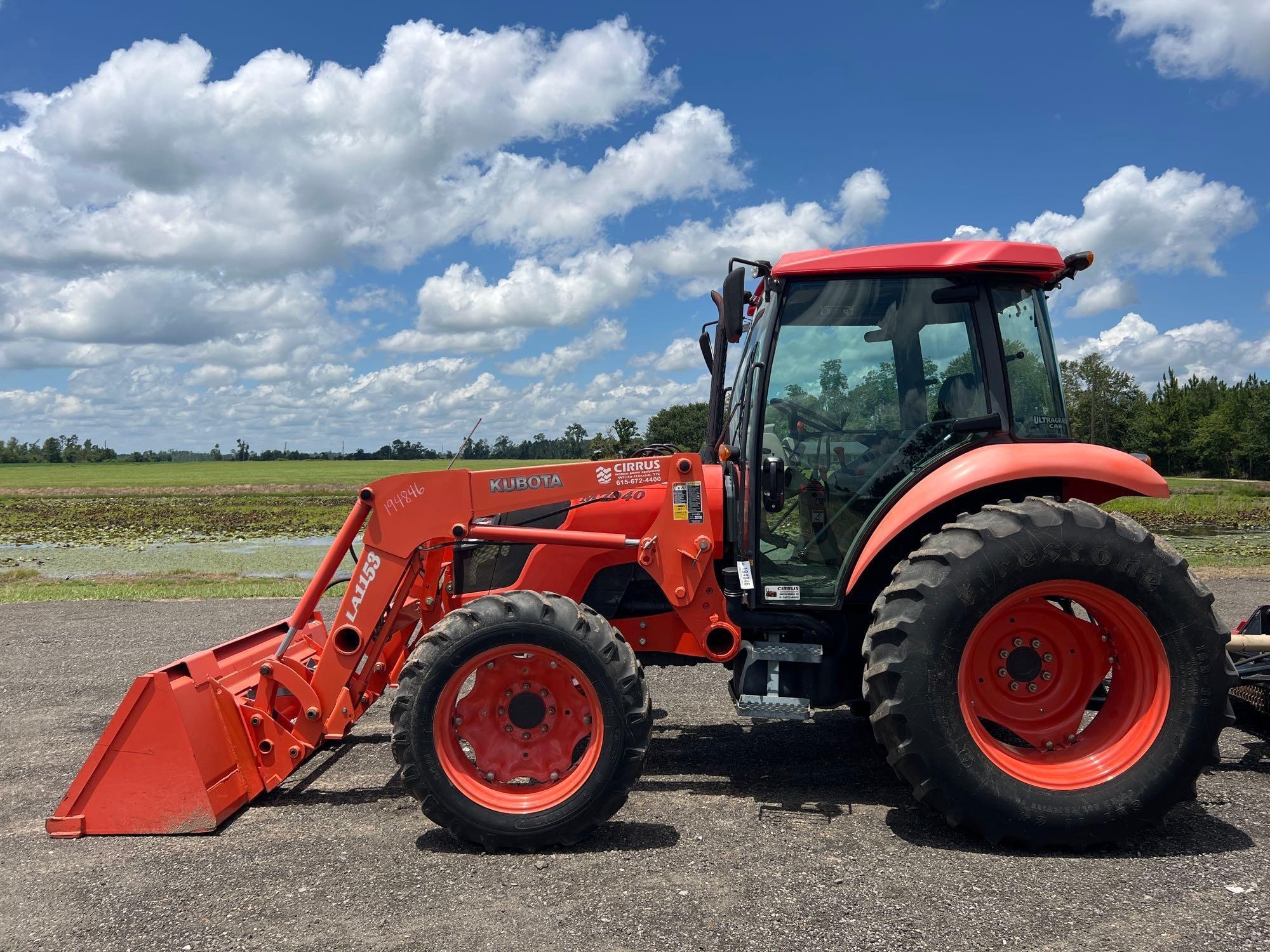 2009 KUBOTA M7040 TRACTOR (A51406)
