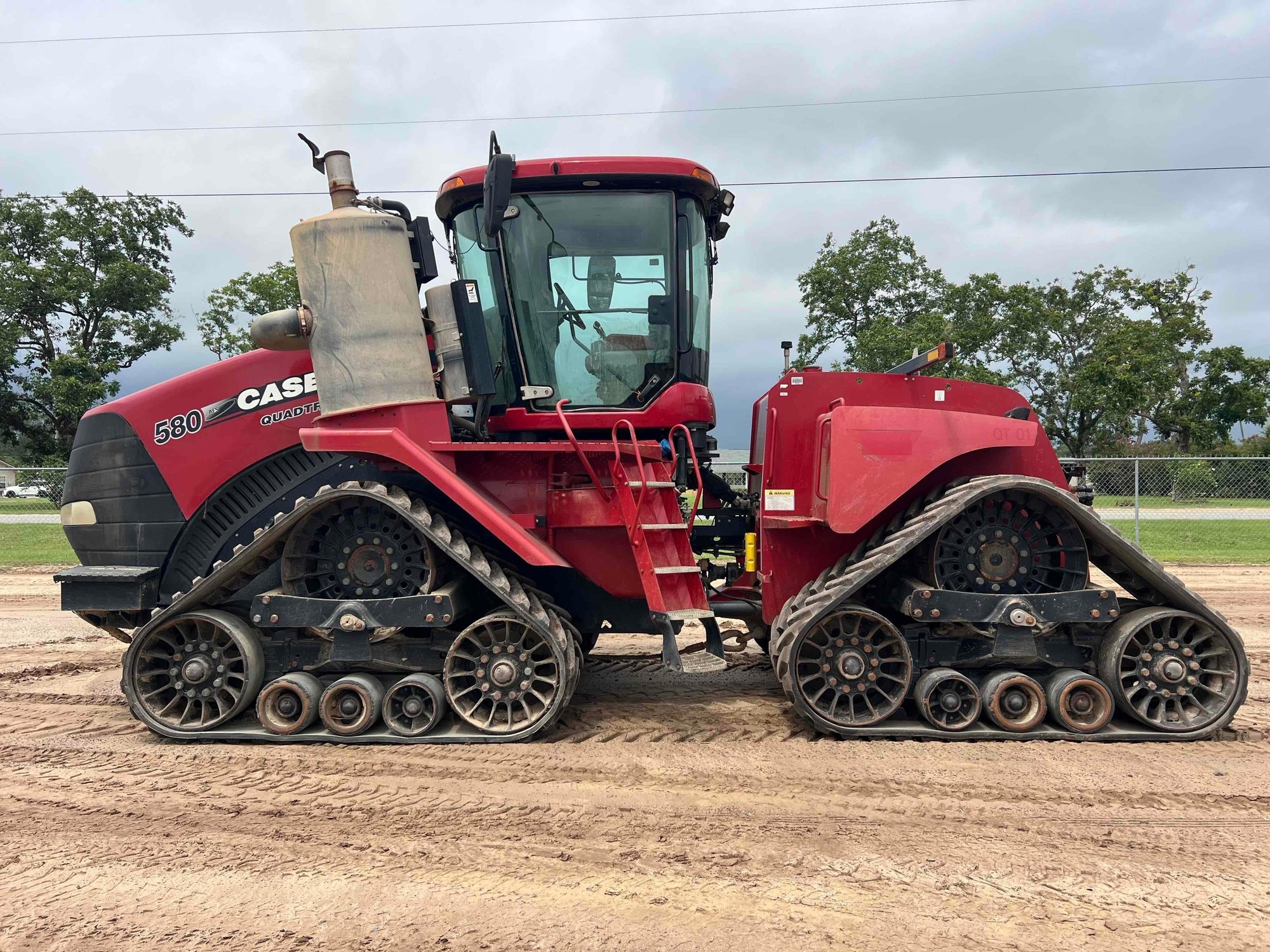 CASE IH 580 QUADTRAC ARTICULATING TRACTOR (A51243)