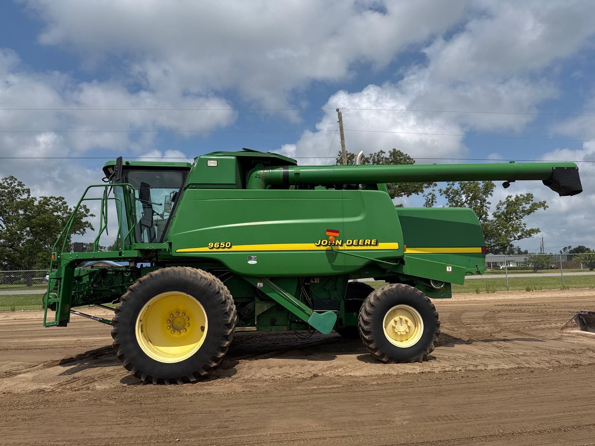 JOHN DEERE 9650 COMBINE (A51243)