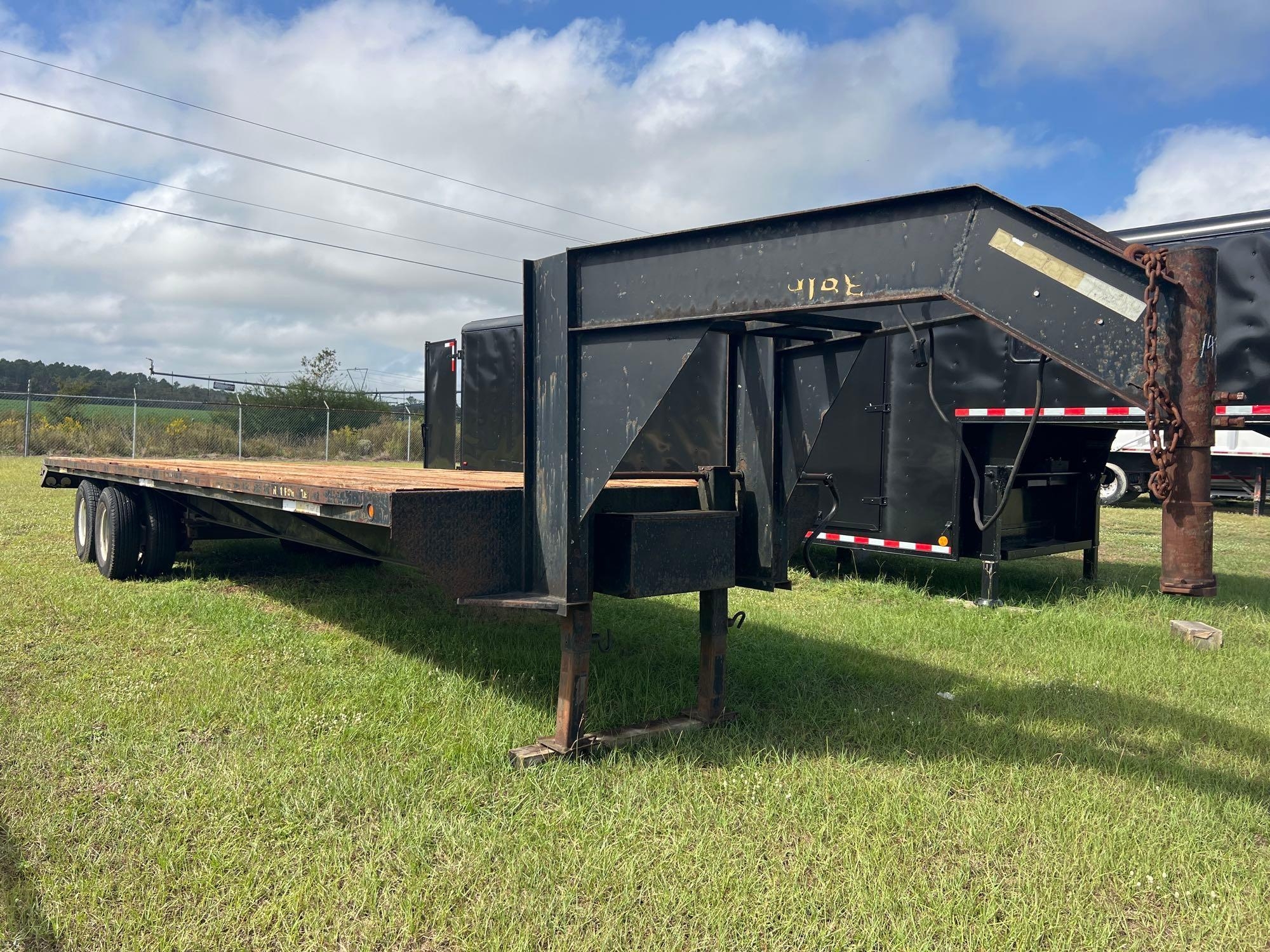 2002 8' X 30' GOOSENECK TRAILER (A57192)