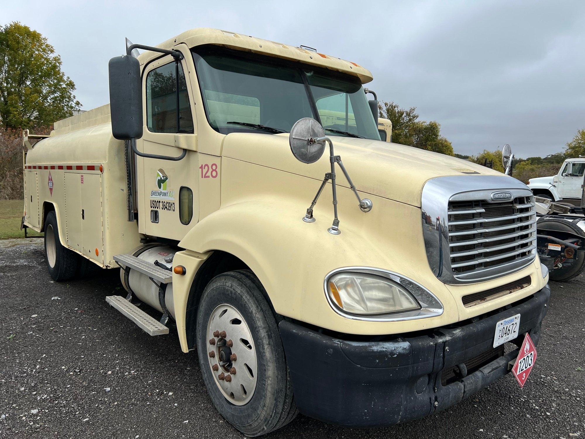 Freightliner Fuel Truck (A56435)