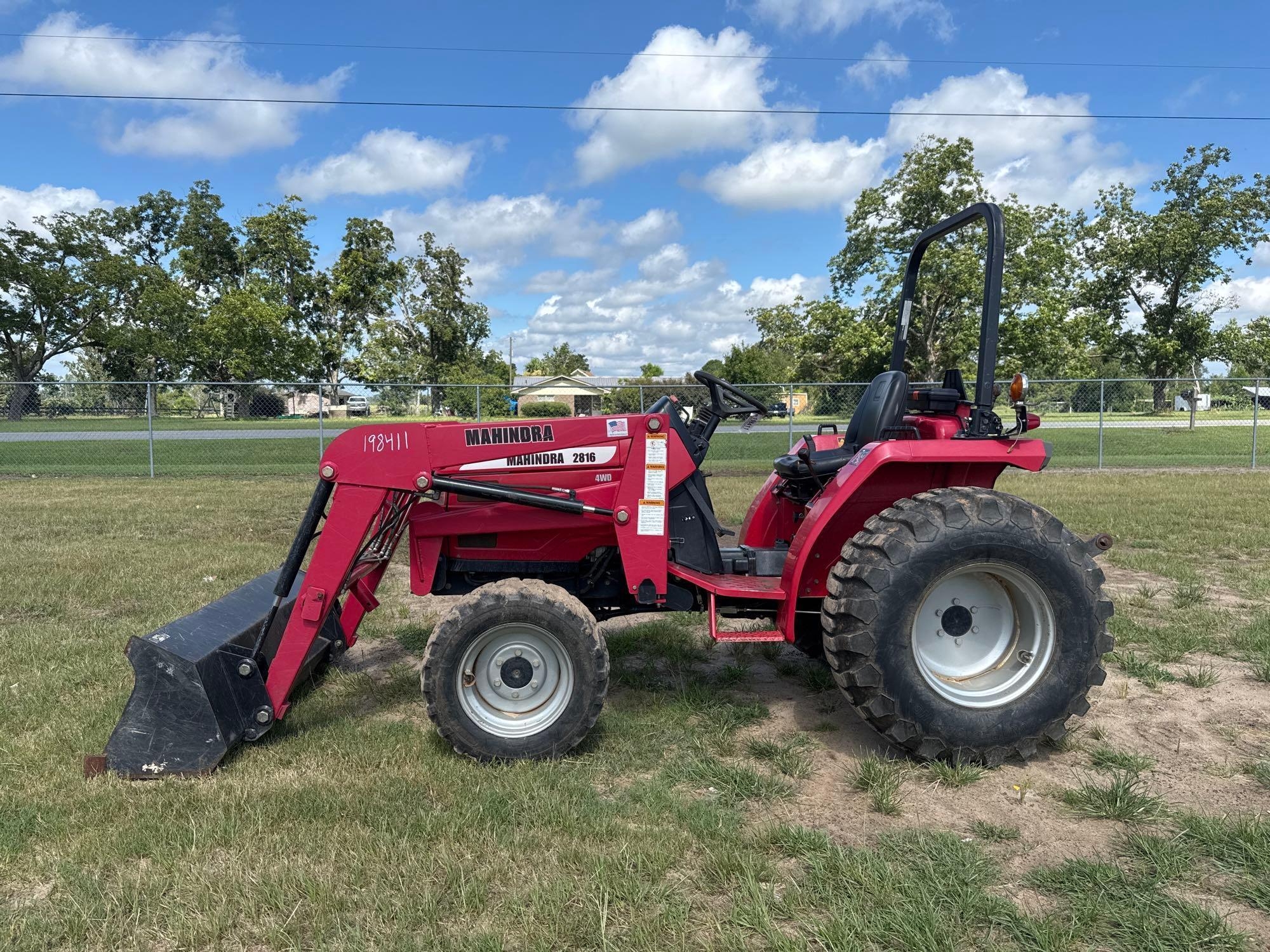 MAHINDRA 2816 TRACTOR (A51243)
