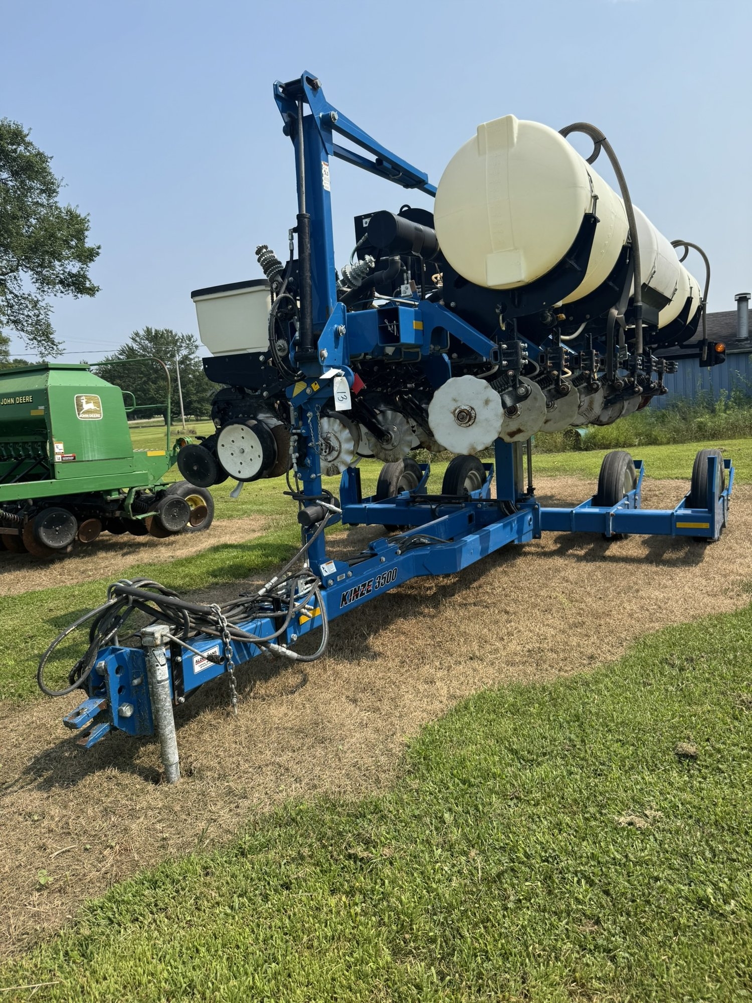 Kinze 8 Row Vac Planter (A52349)