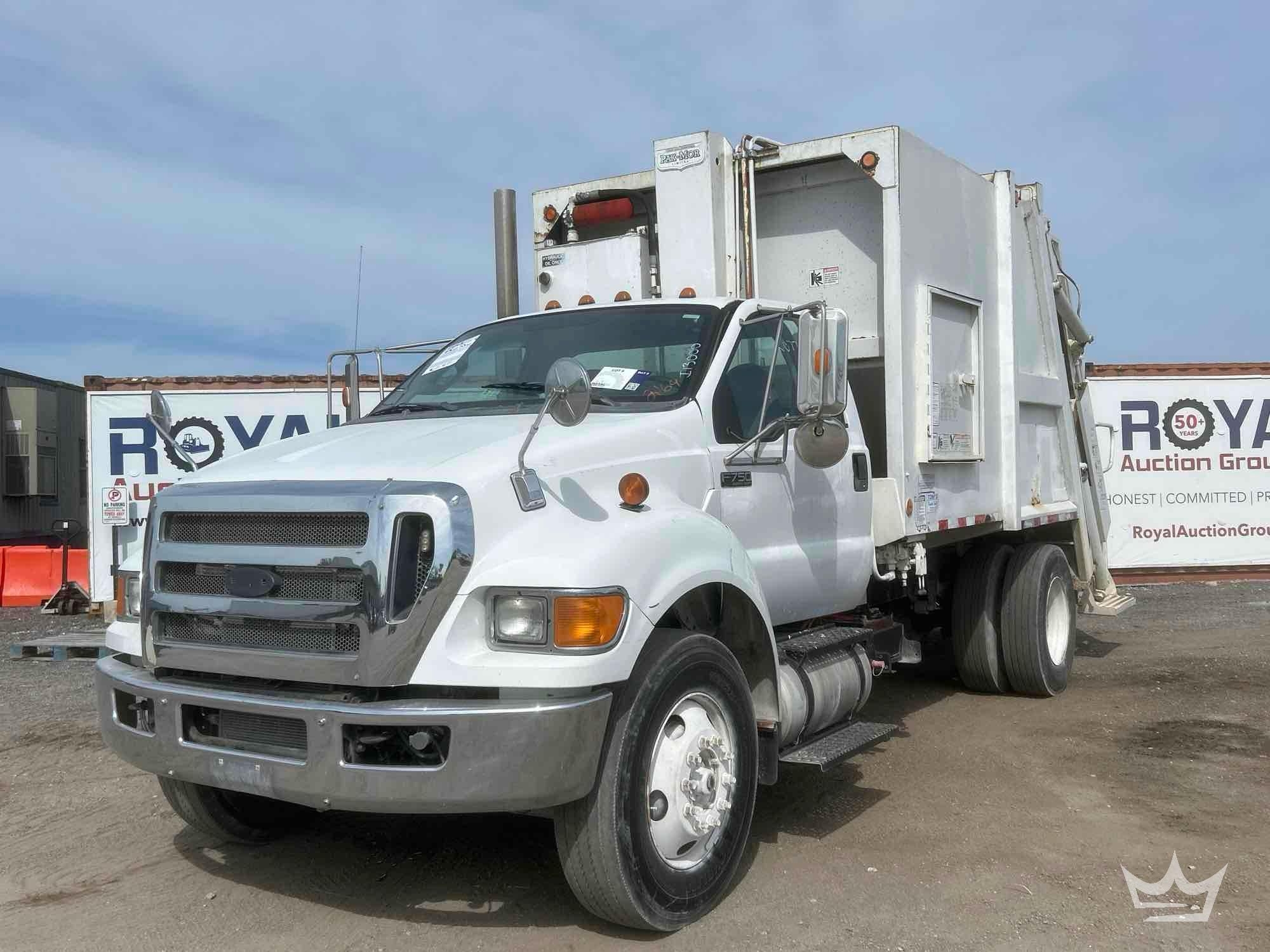 2013 Ford F-750 (A56858)