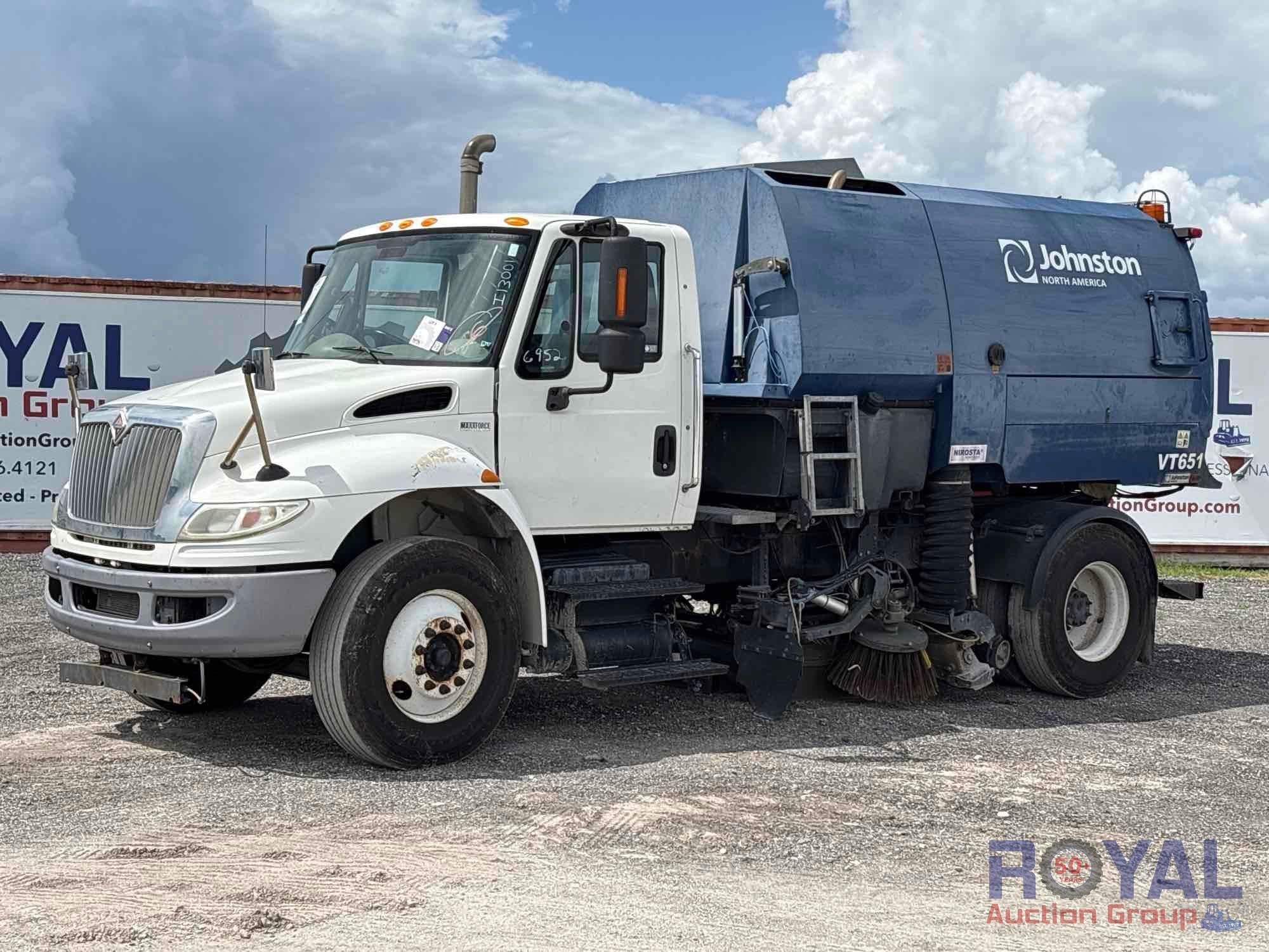 2015 International DuraStar 4300 Street Sweeper Truck (A50323)