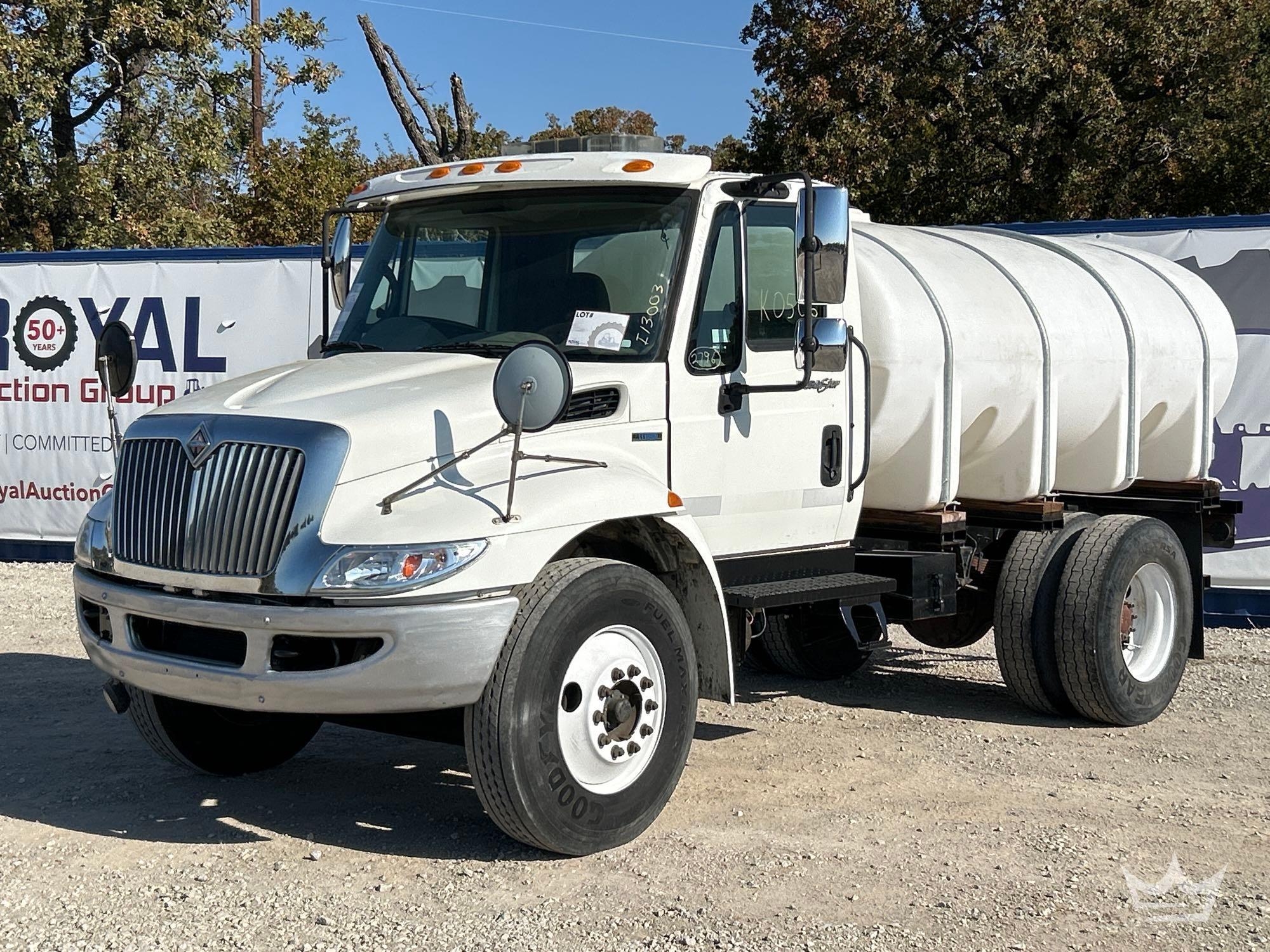 international water truck (A55973)