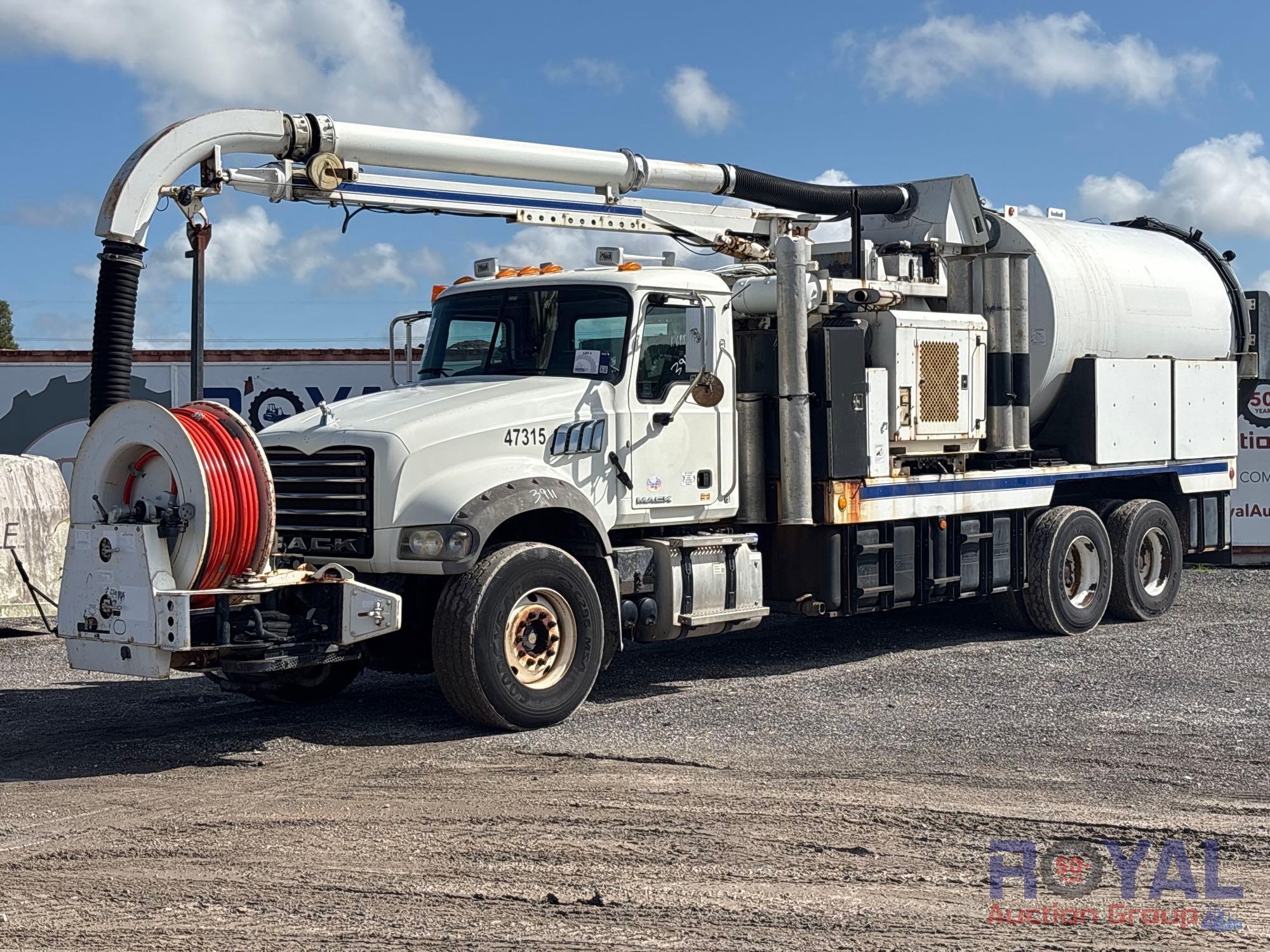 2013 Mack GU713 T/A VacCon Combination Sewer Jetter Vacuum Truck (A50323)