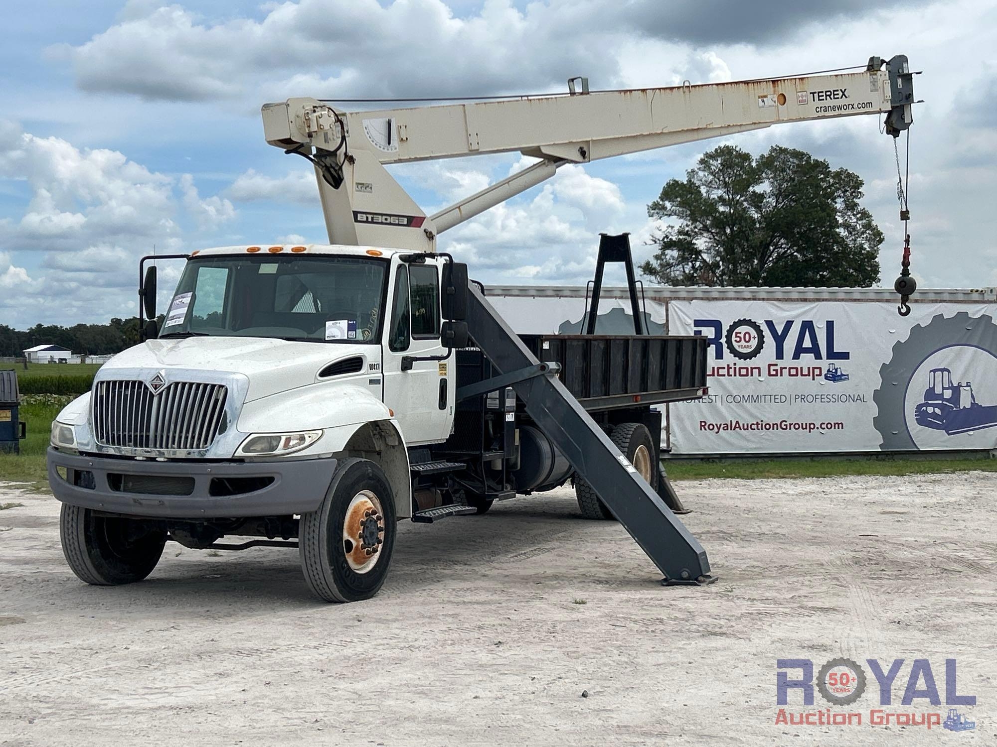 2014 International DuraStar 4300 4x4 Terex BT3063 63FT 15 Ton Crane Truck (A51692)