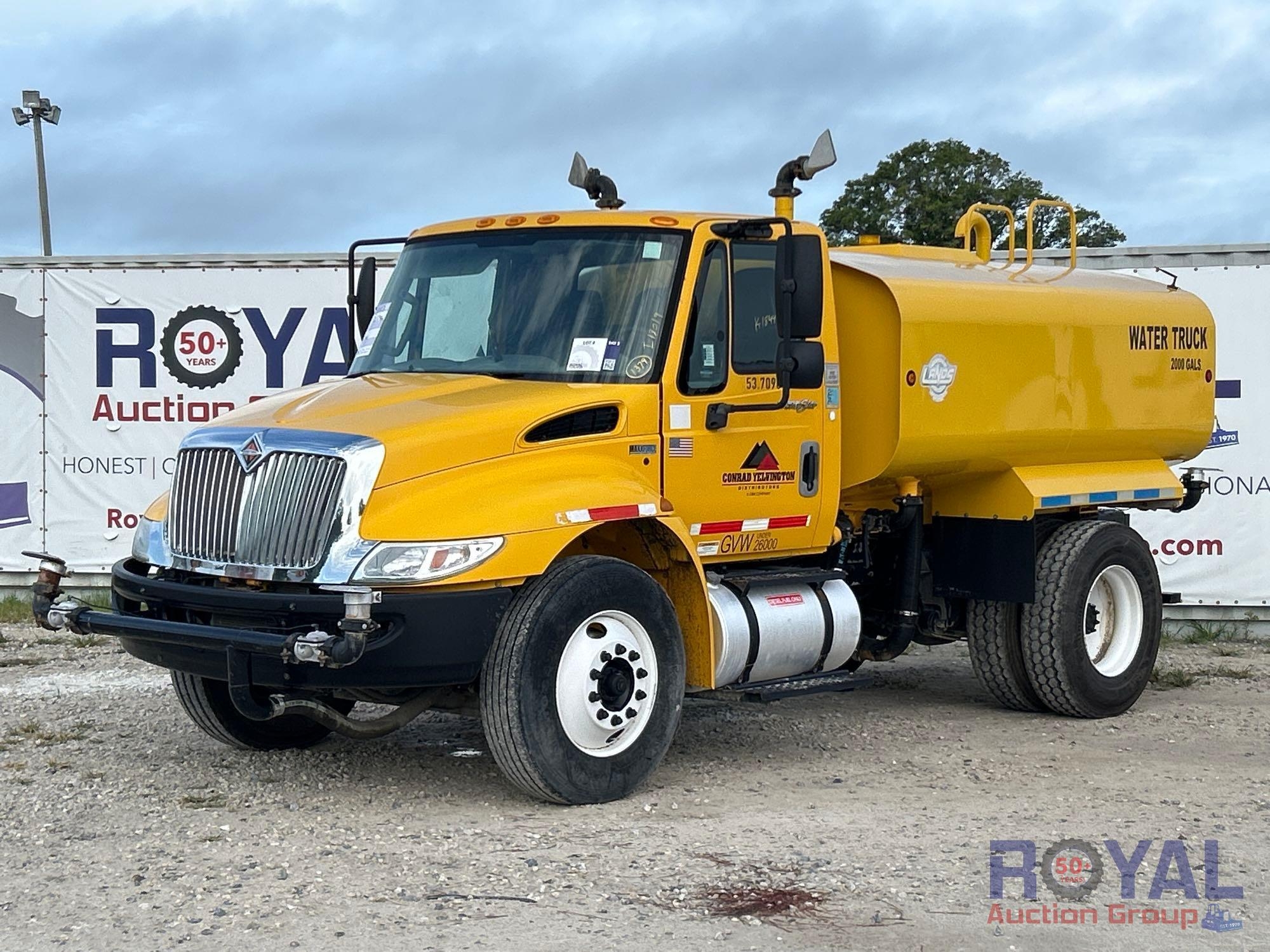 2013 International DuraStar 4300 2,000 Gallon Water Truck (A51692)
