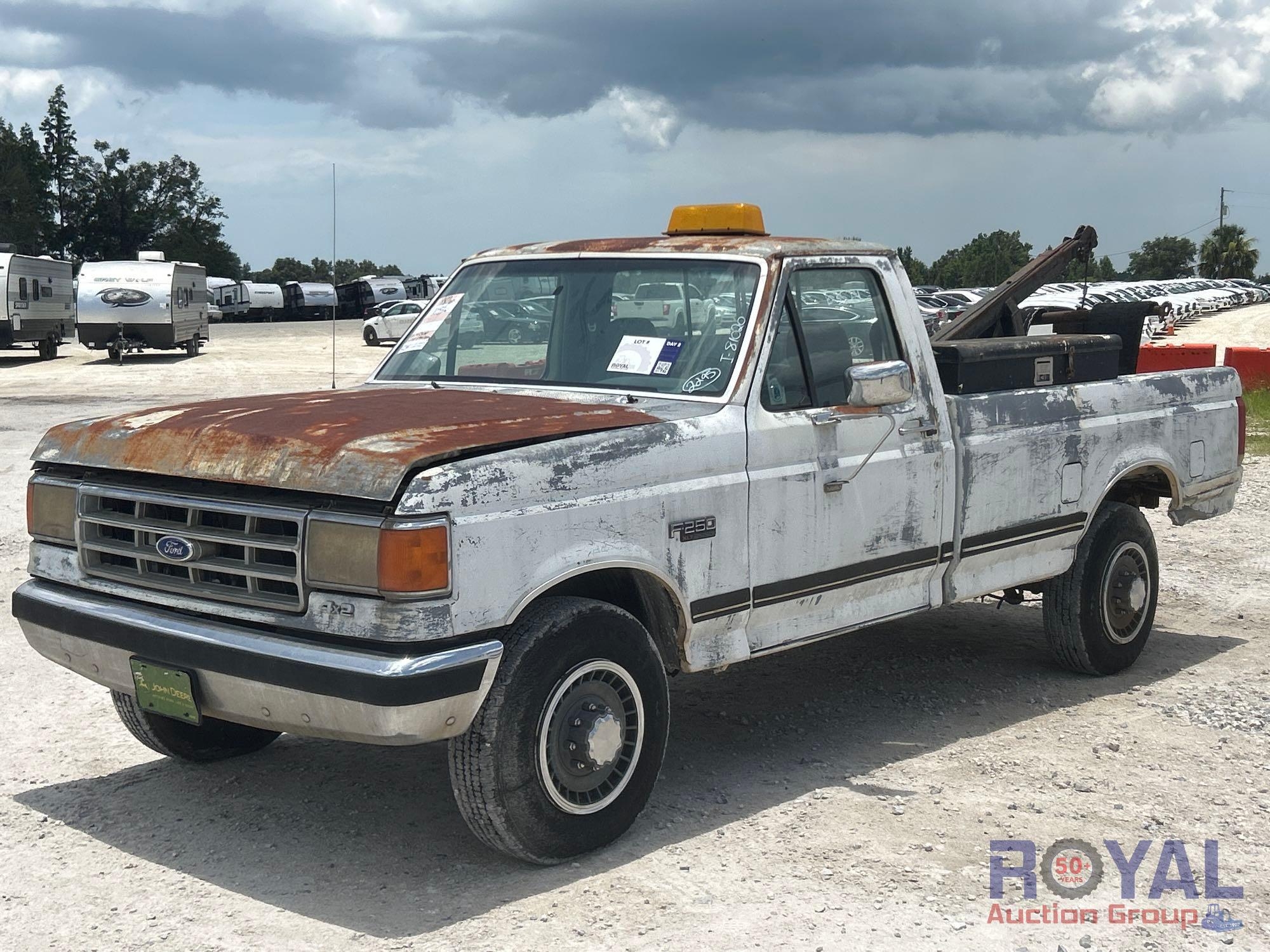 1987 Ford F-250 Wrecker Tow Truck (A51692)