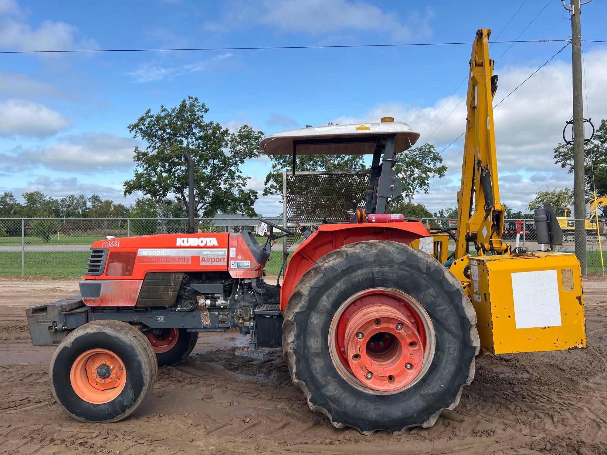 KUBOTA M9000 TRACTOR (A51243)