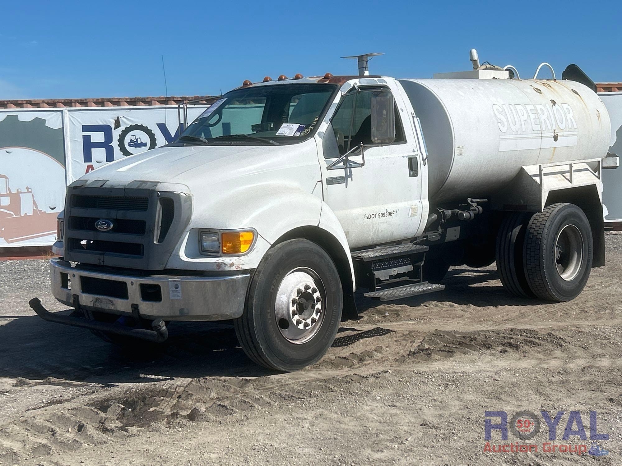 2005 Ford F-650 (A53422)