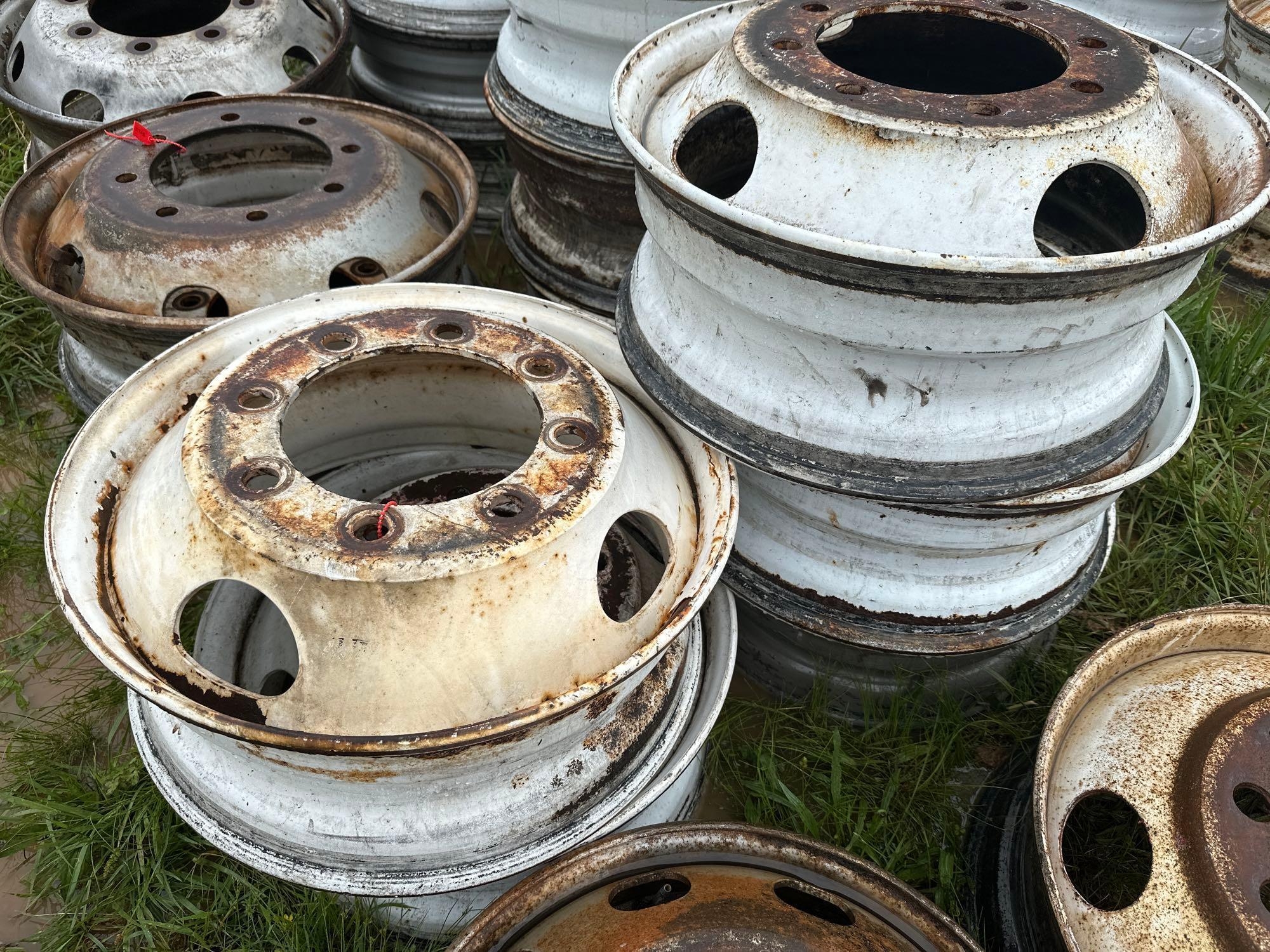 Pallet of (5) 8 Lug Misc Wheels (A44391)