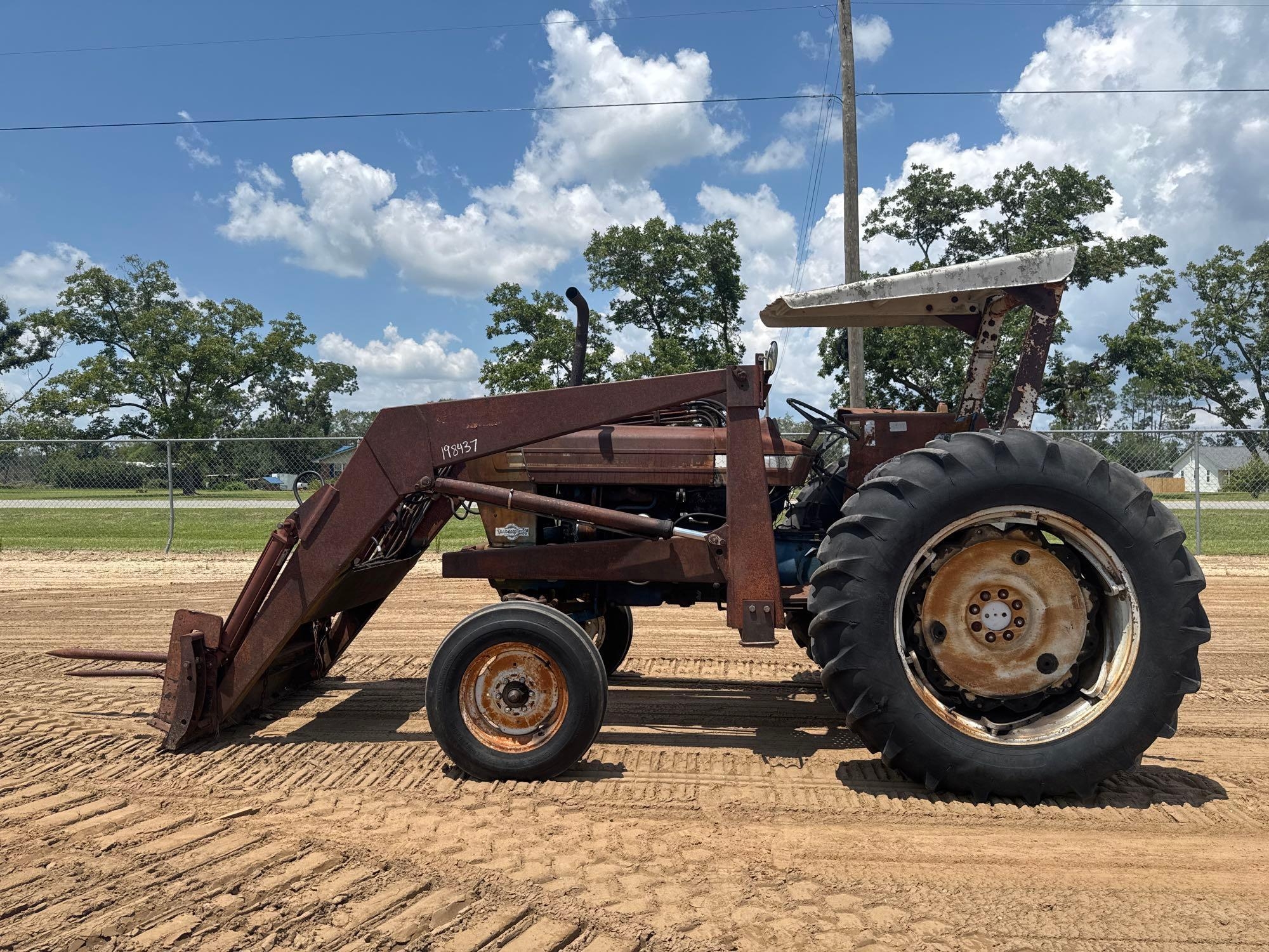 FORD 7600 TRACTOR (A51243)