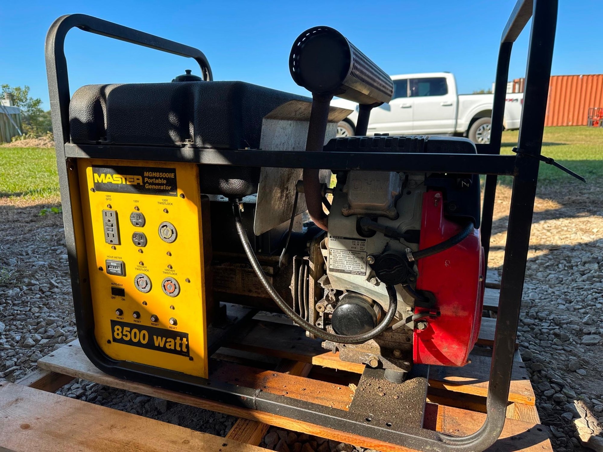 Master MGH8500IE 8,500-Watt Generator - Electric Start, 18HP Honda Engine (A50397)
