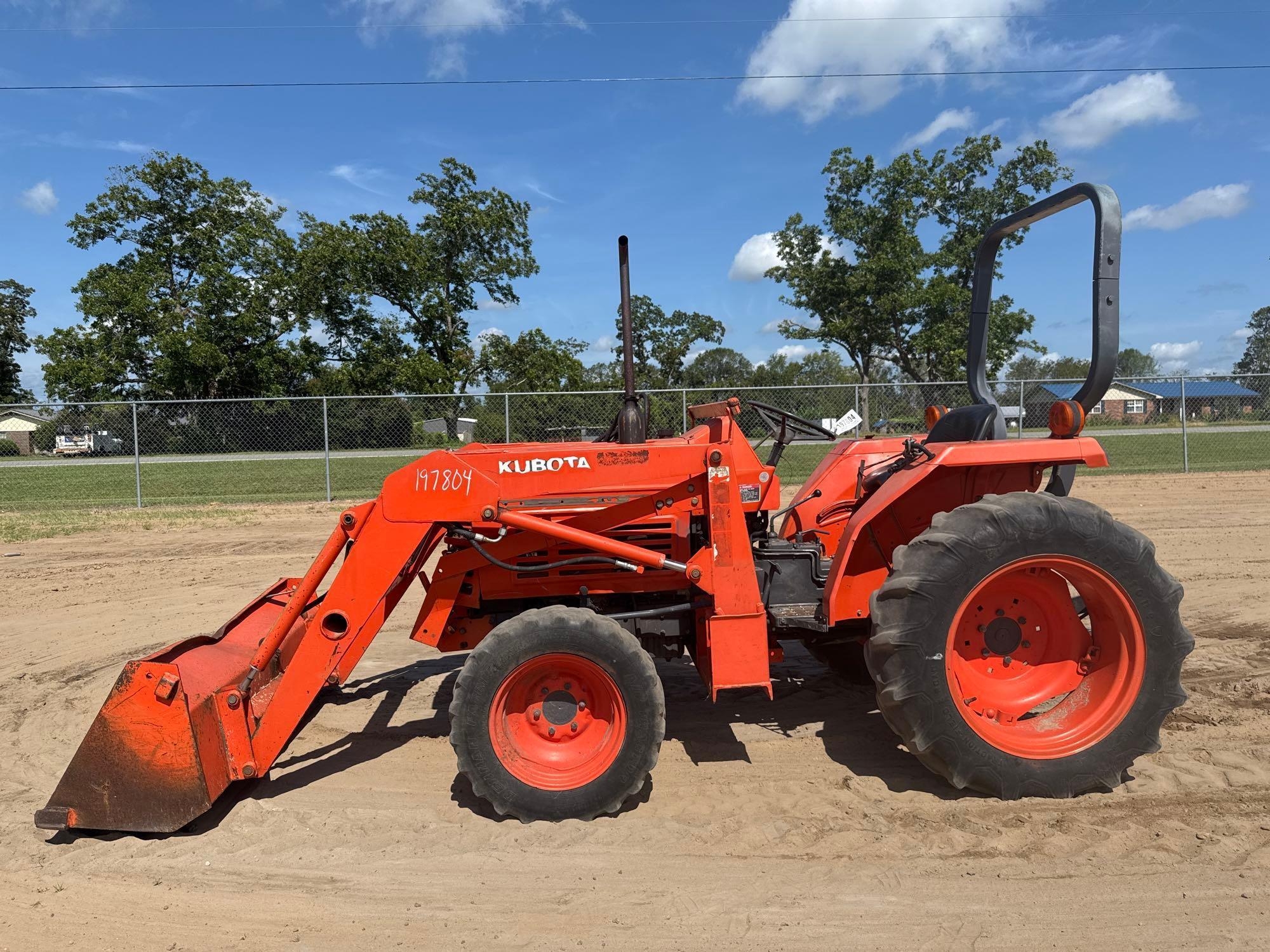 KUBOTA L2350 TRACTOR (A51243)
