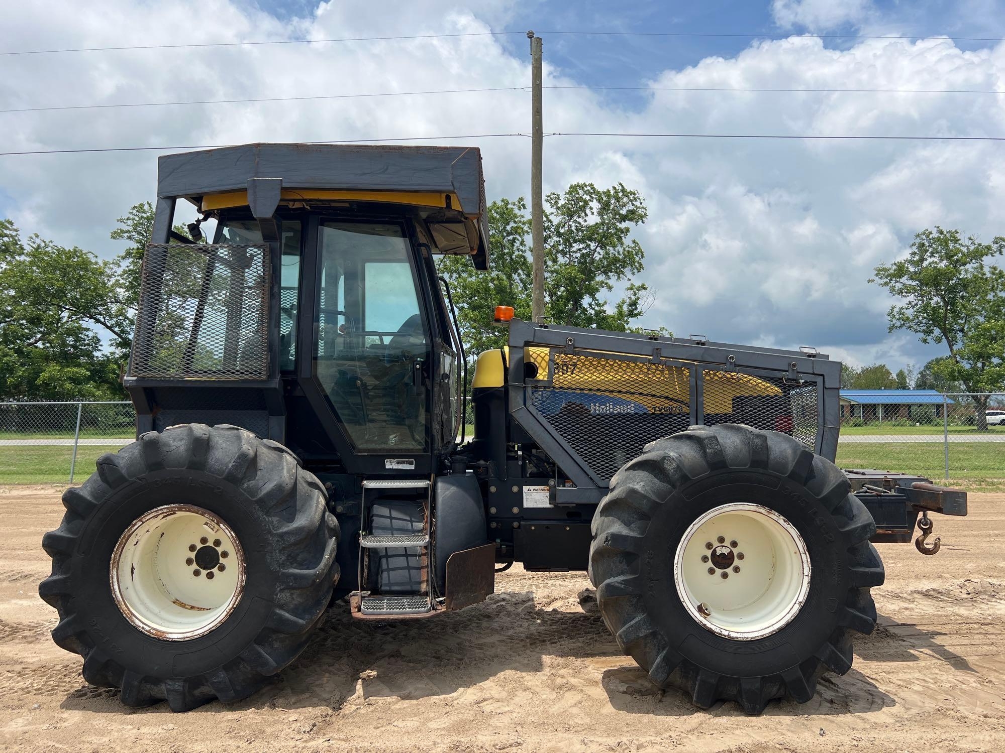 NEW HOLLAND TV6070 TRACTOR (A51243)