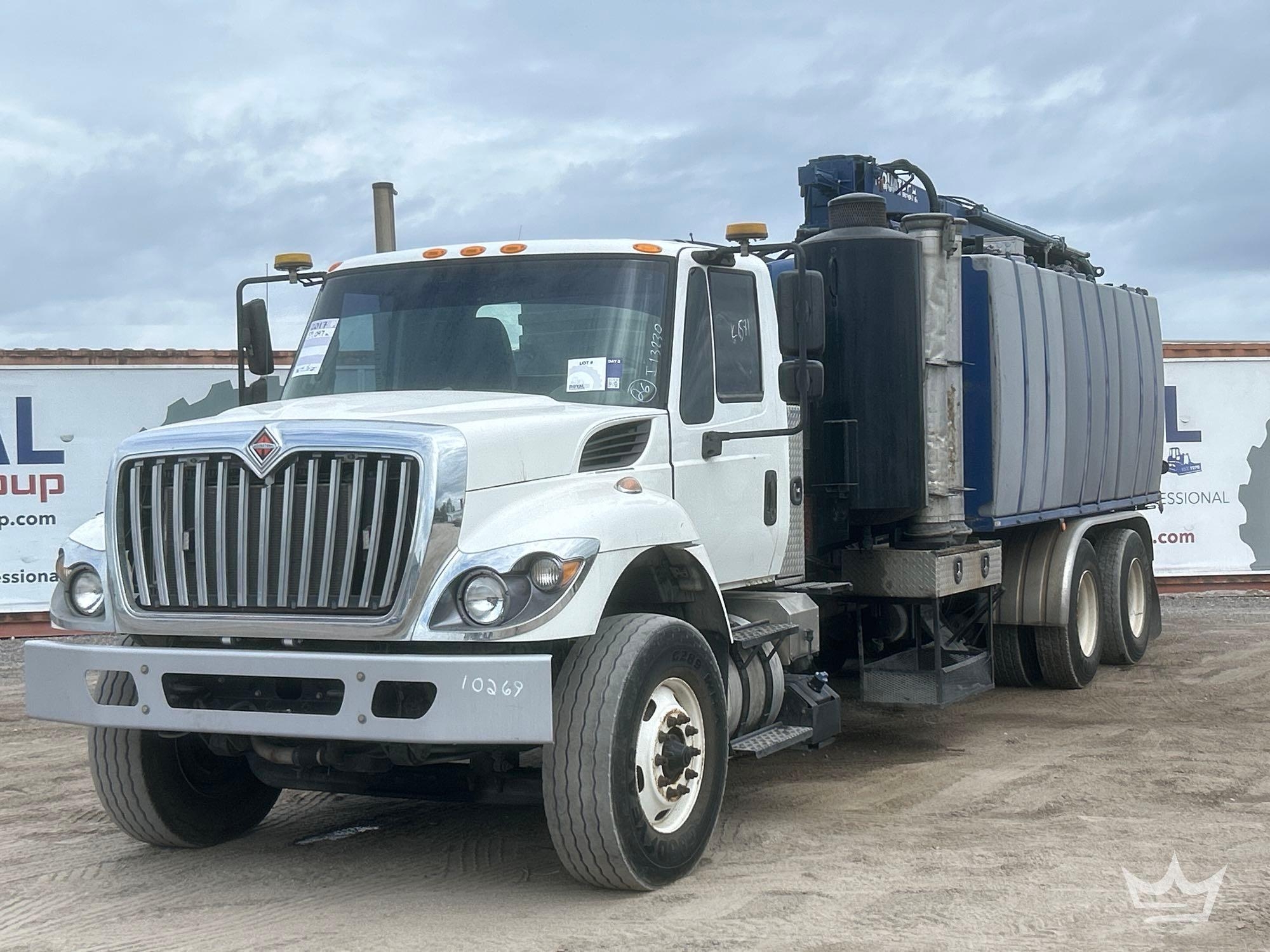 2017 International Vac truck (A56858)