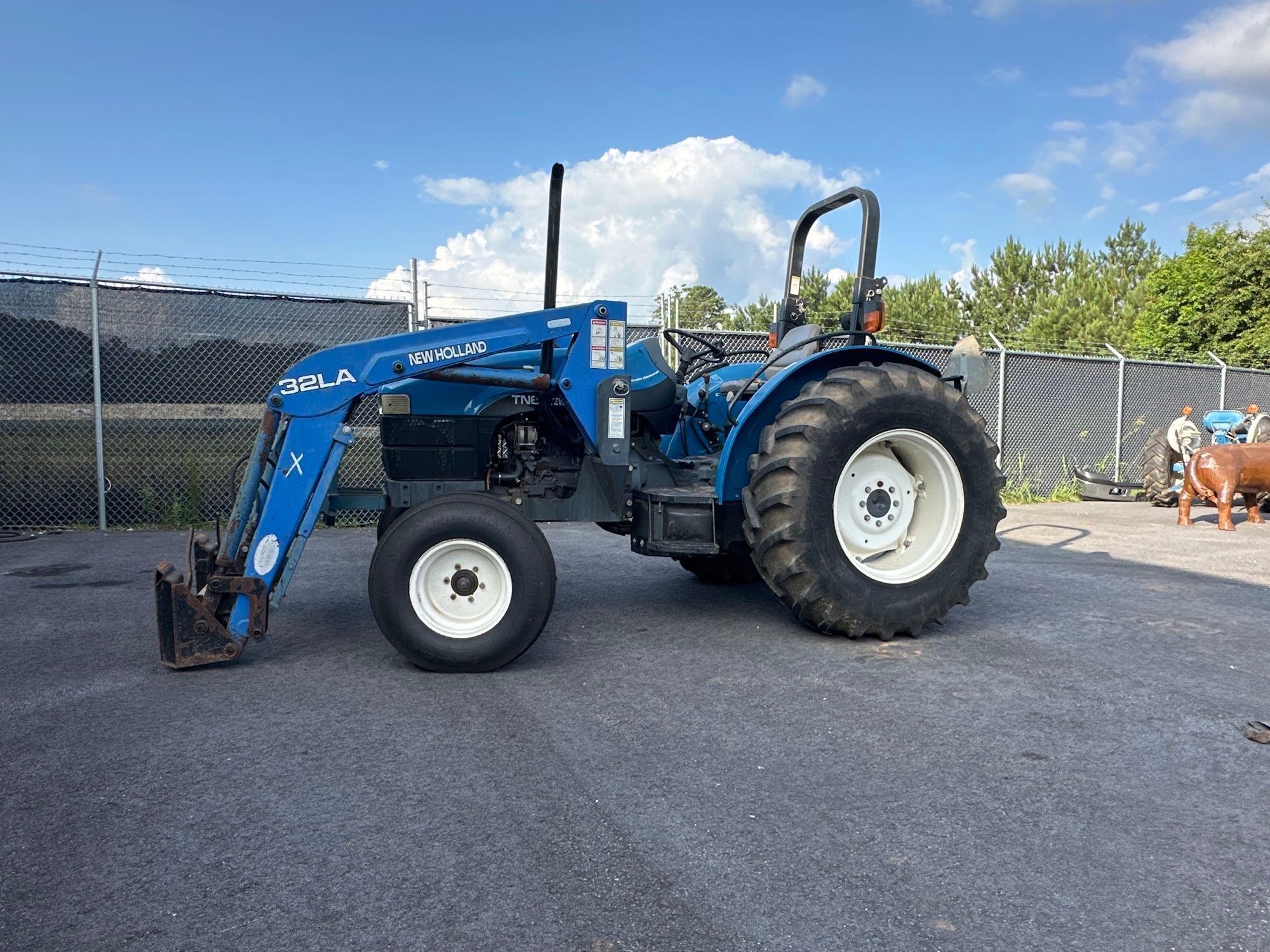2000 New Holland TN65 Tractor with Loader (A51573)