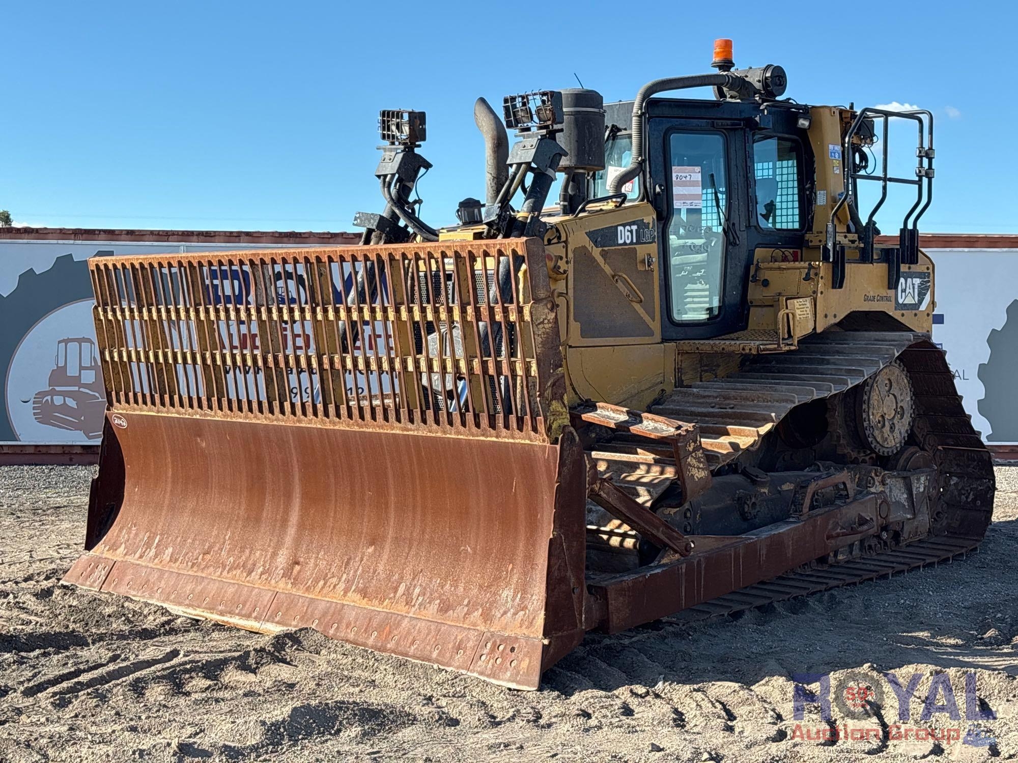 2017 Caterpillar D6T LGP Crawler Tractor Dozer (A50322)